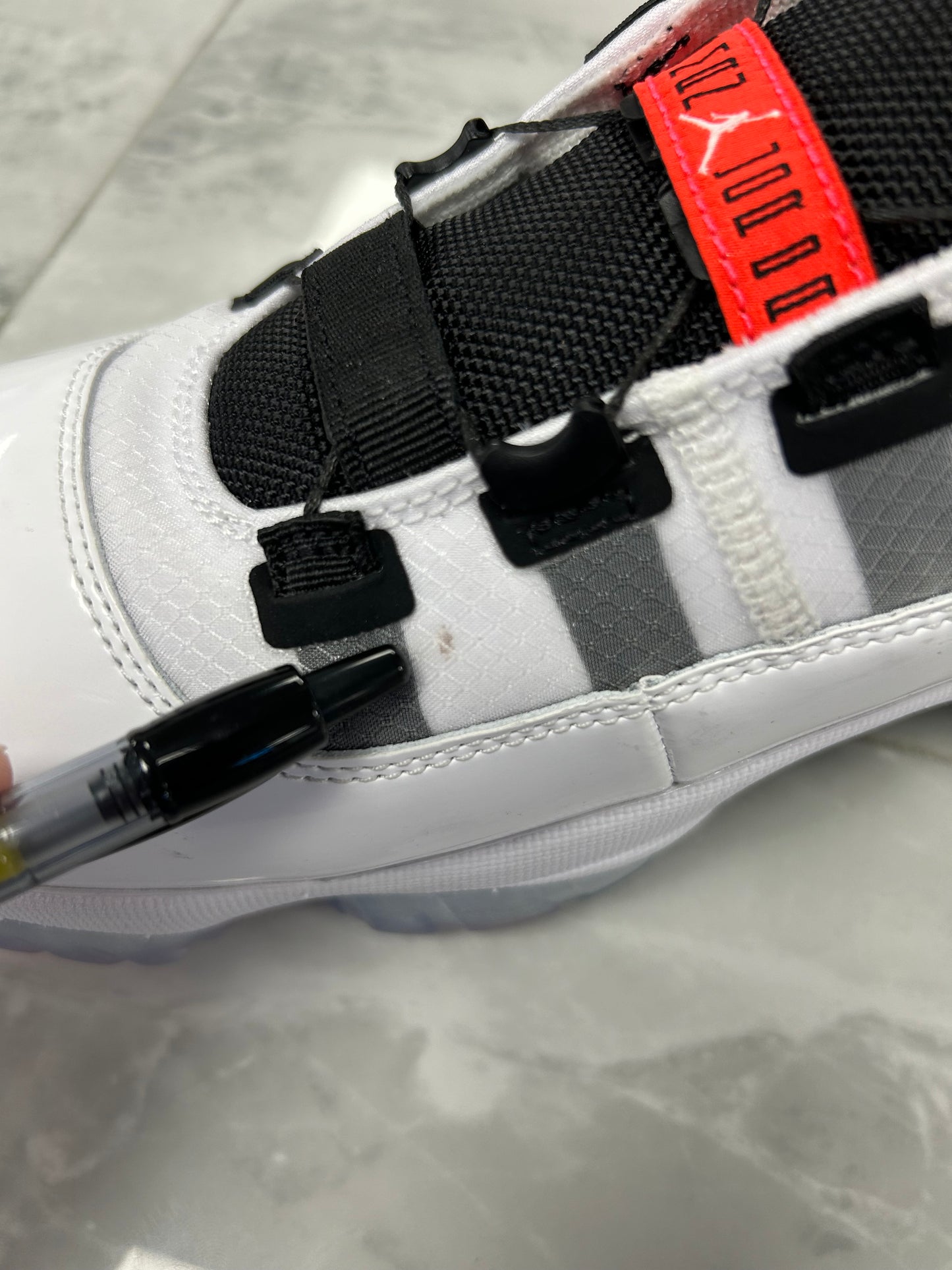Jordan 11 Adapt White