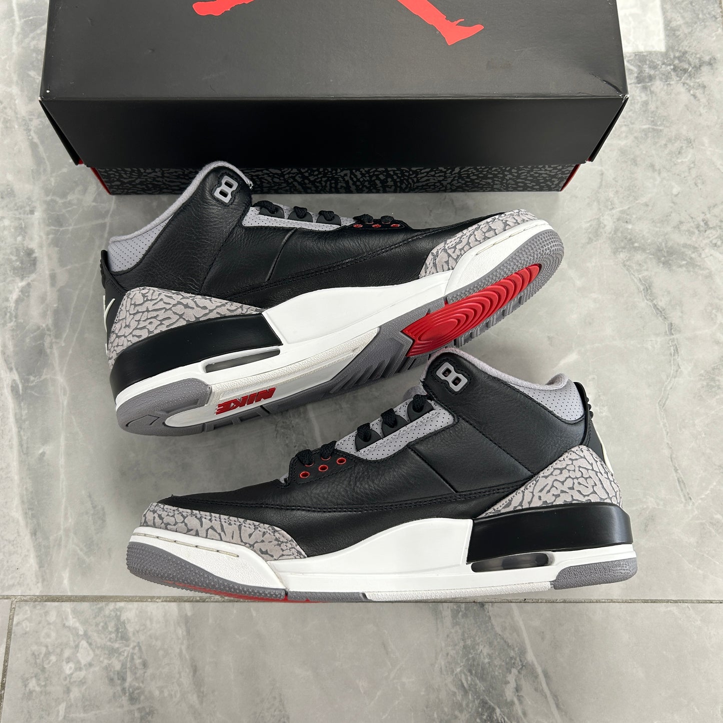 Air Jordan 3 Retro OG 'Black
Cement' 2024 (USED)