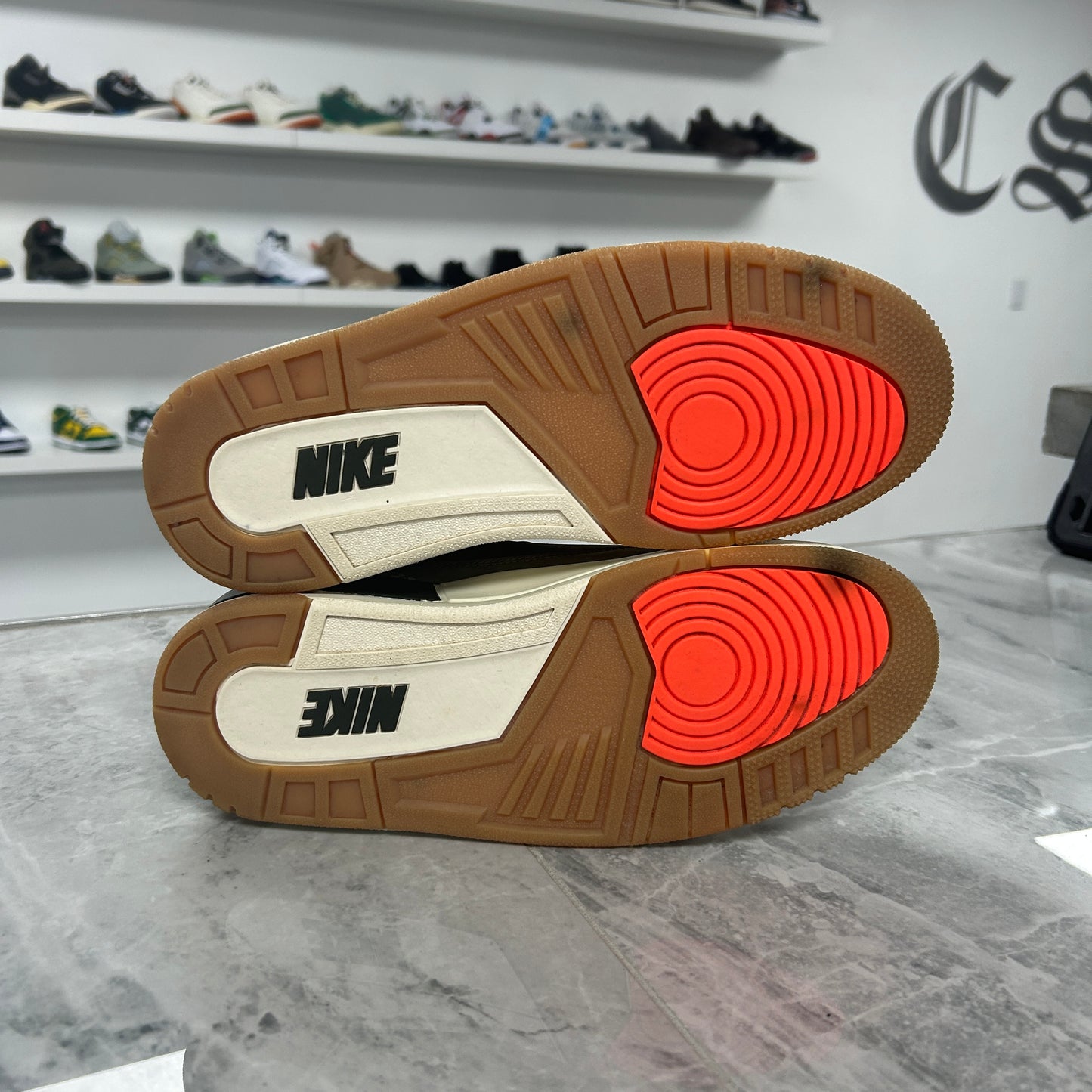 Jordan 3 Retro Family Affair (USED)