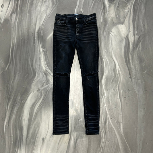 Amiri Broken aged black knee-cut slim denim jeans — view 2