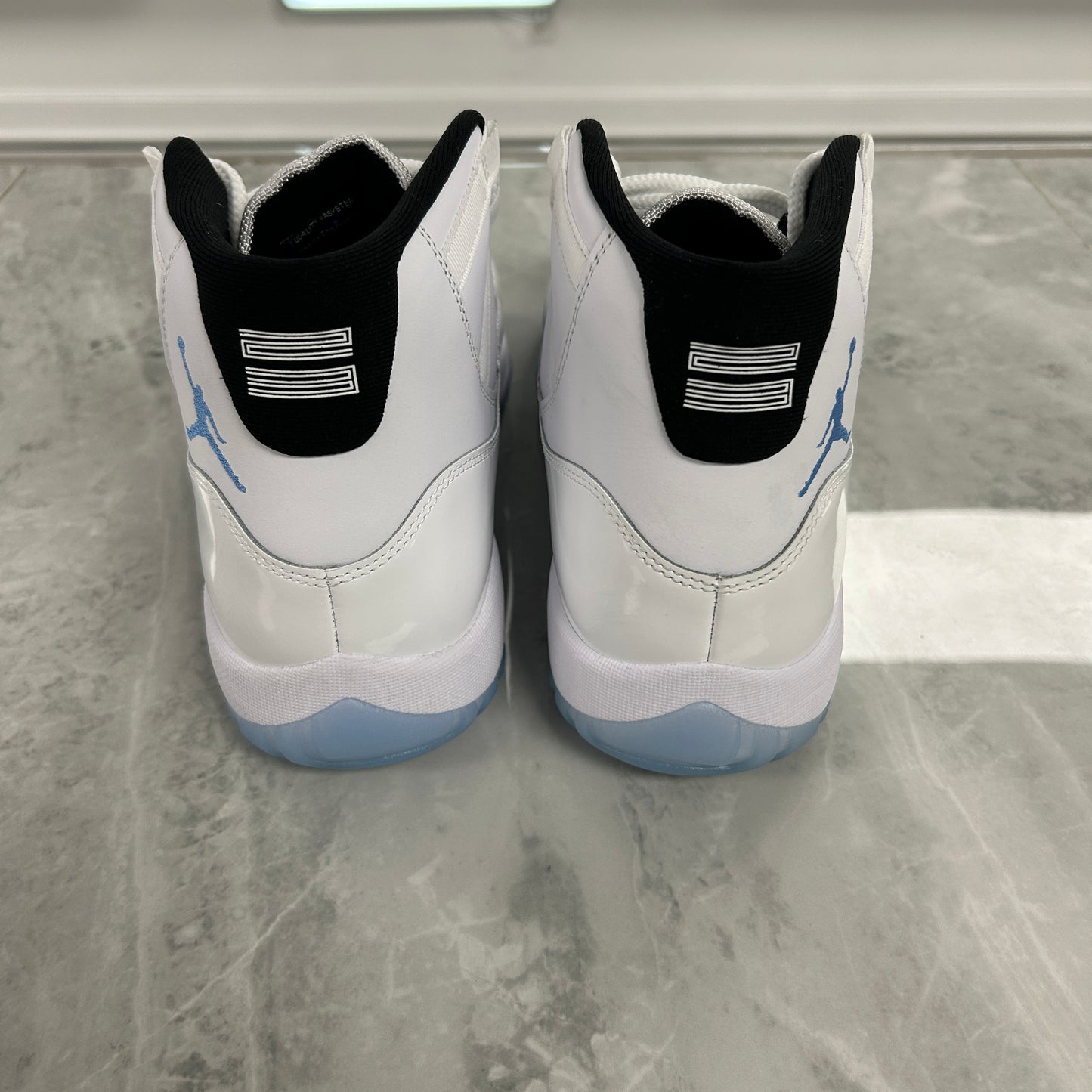 Jordan 11 Retro Legend Blue (2024) (USED NO BOX)
