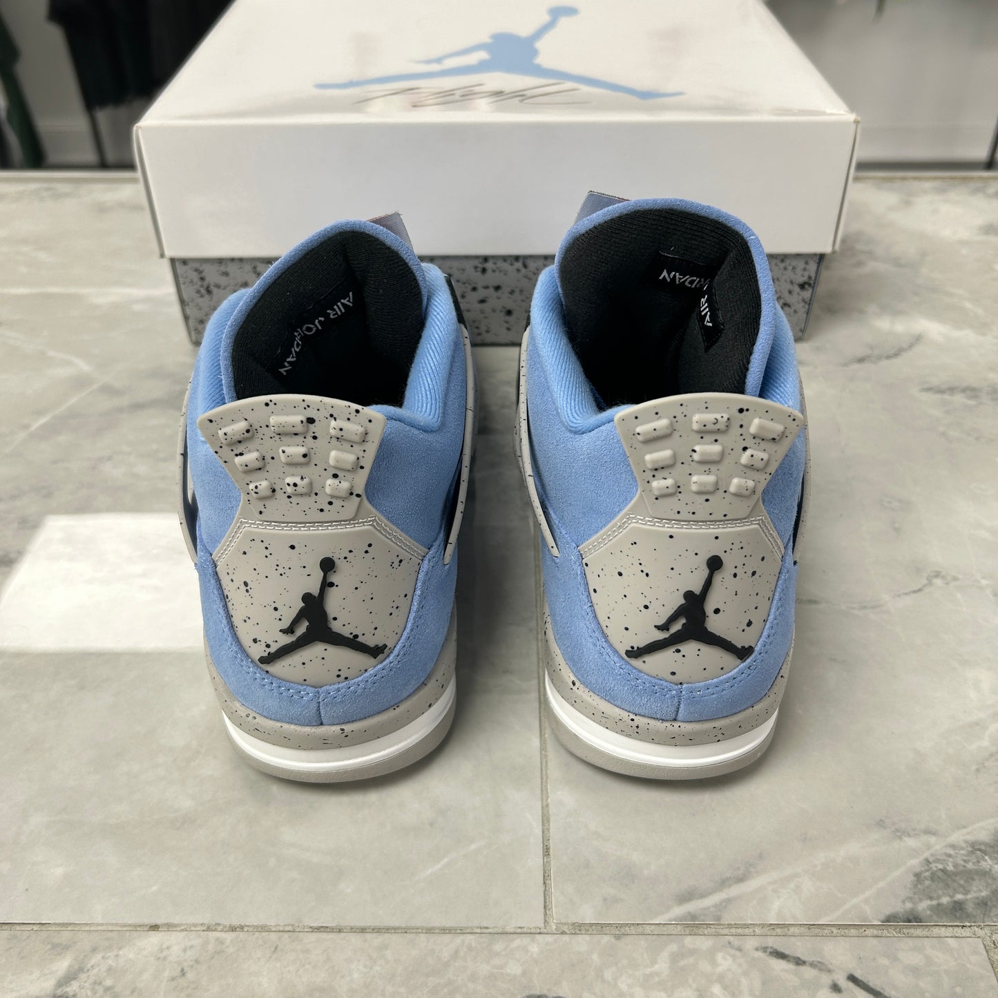Jordan 4 Retro University Blue (USED)