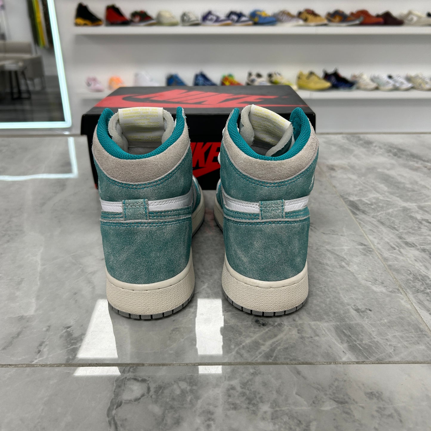 Jordan 1 Retro High OG Turbo Green (USED)