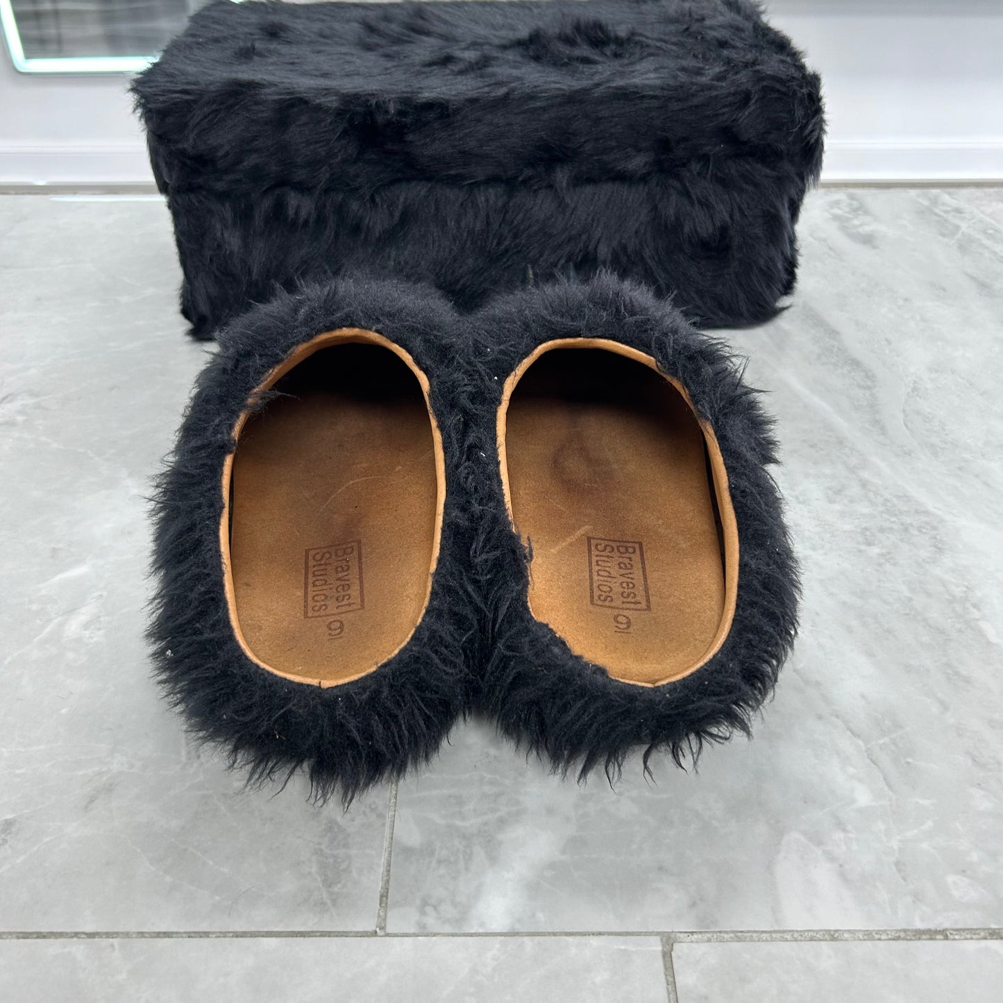 Bravest Studios Bear Claw Mule Black (USED)