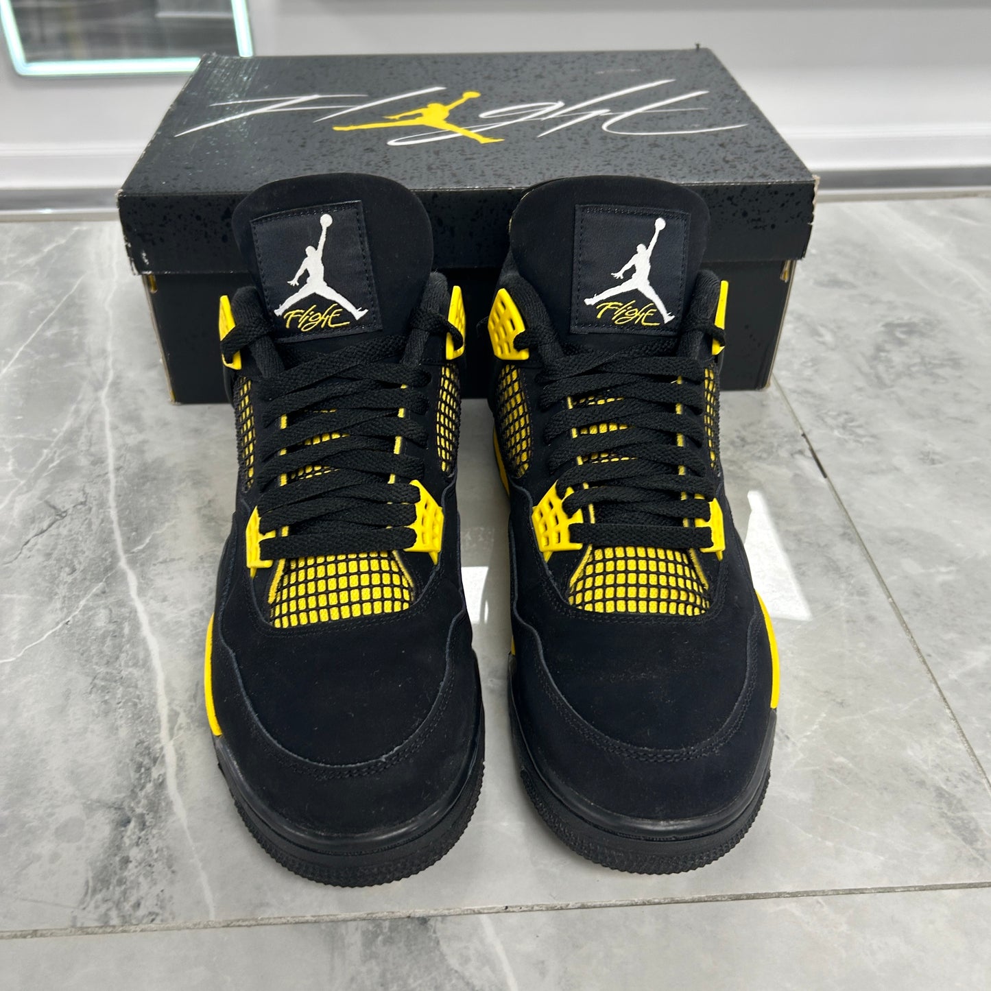 Air Jordan 4 Retro 'Thunder' 2023 (USED)