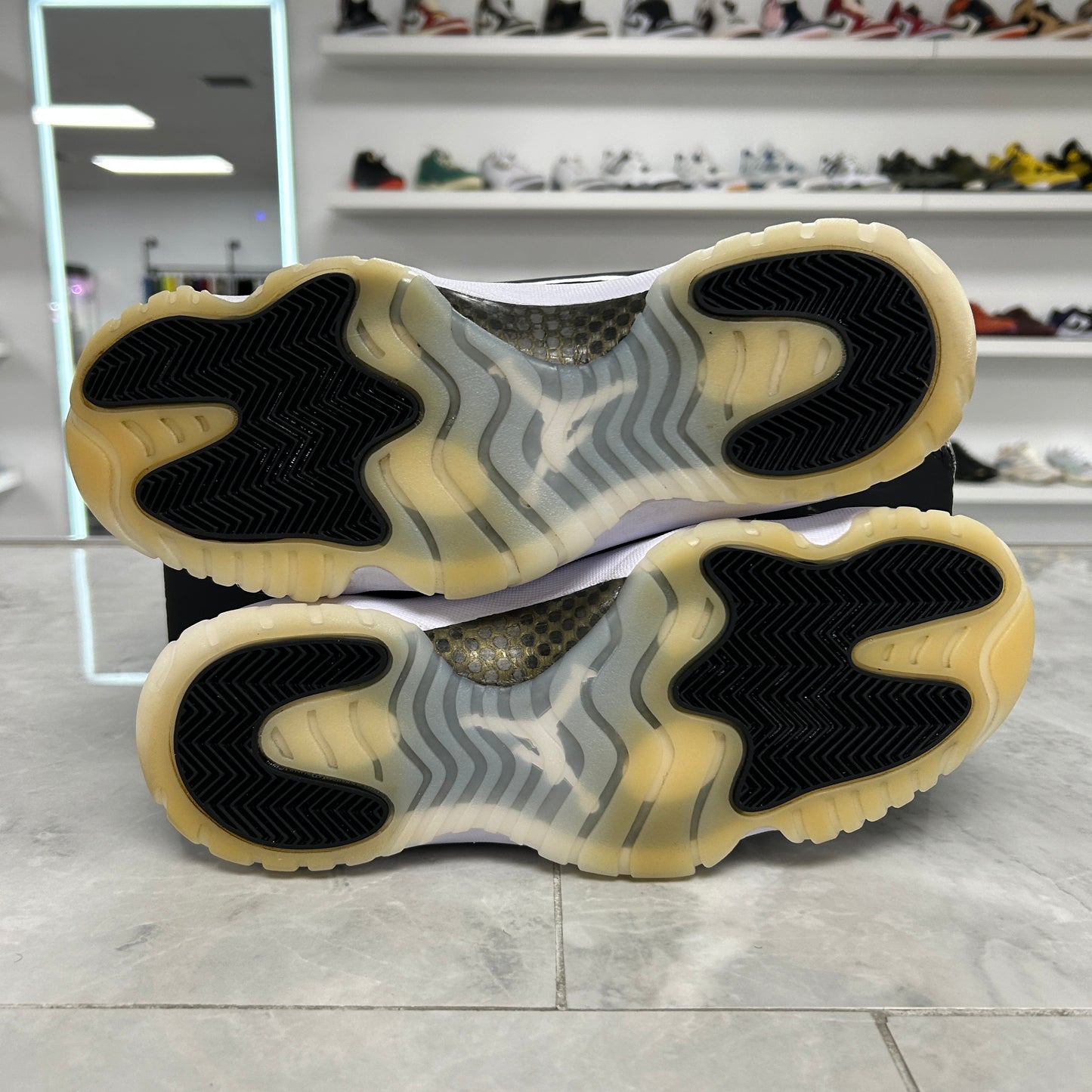 Jordan 11 Retro DMP Gratitude (2023) (USED)