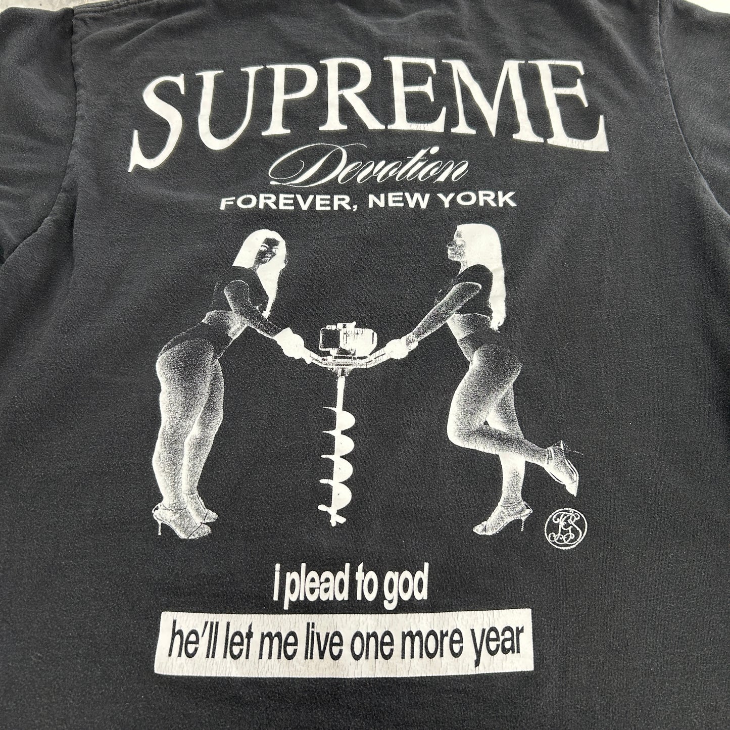 Supreme Devotion tee in black — view 8
