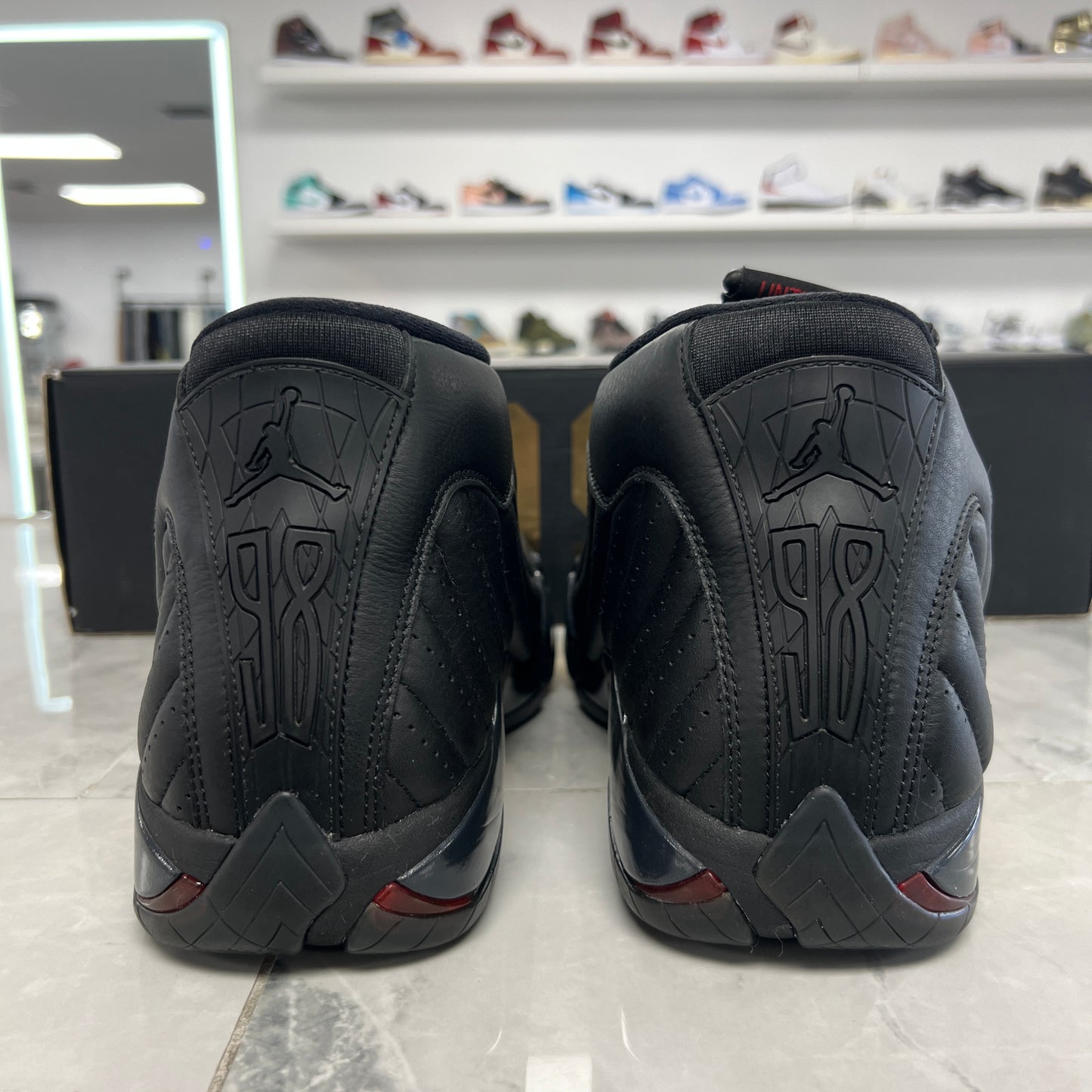 Jordan Defining Moments Pack Last Shot 13/14 (USED)