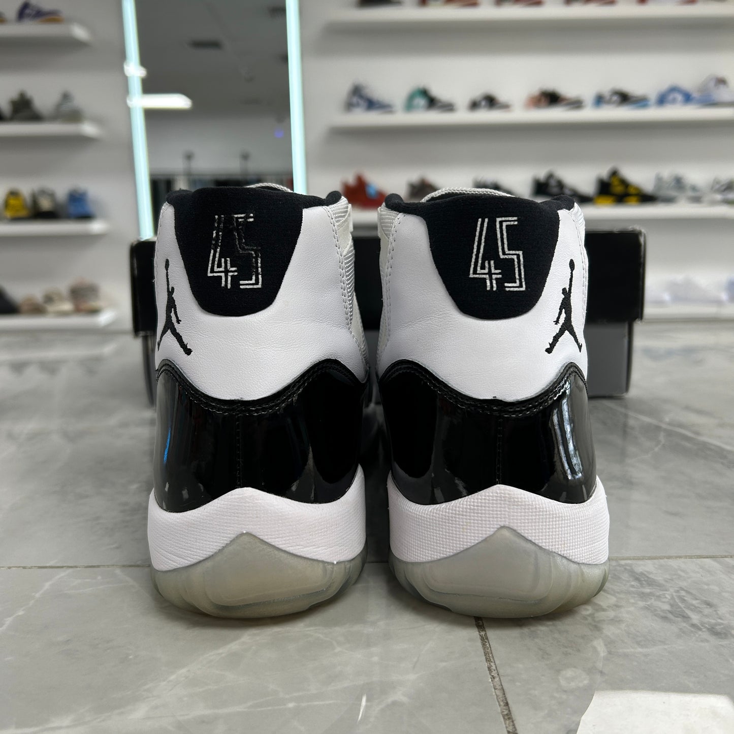 Jordan 11 Retro Concord (2018)(USED)