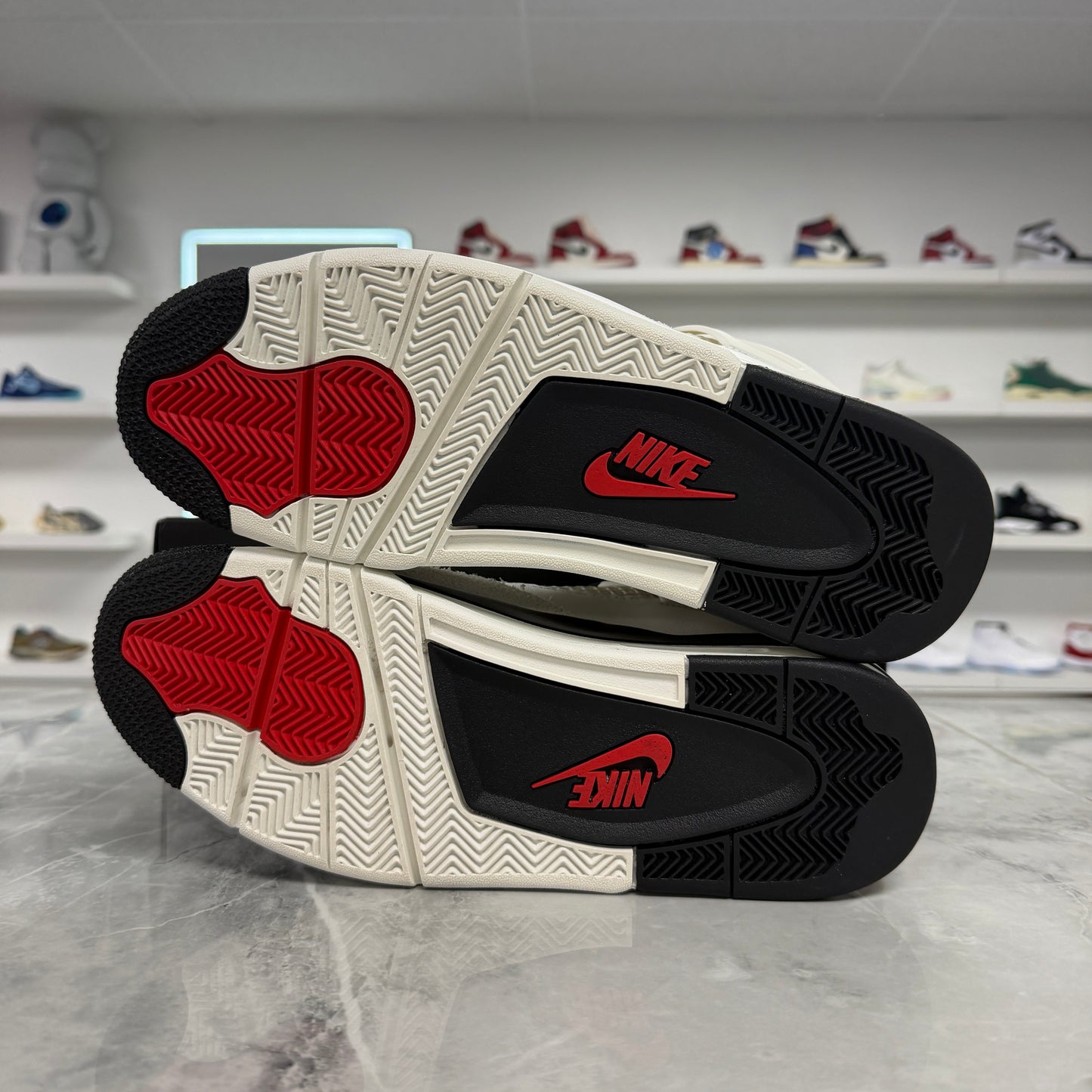 Jordan 4 Retro Flight Club (USED)