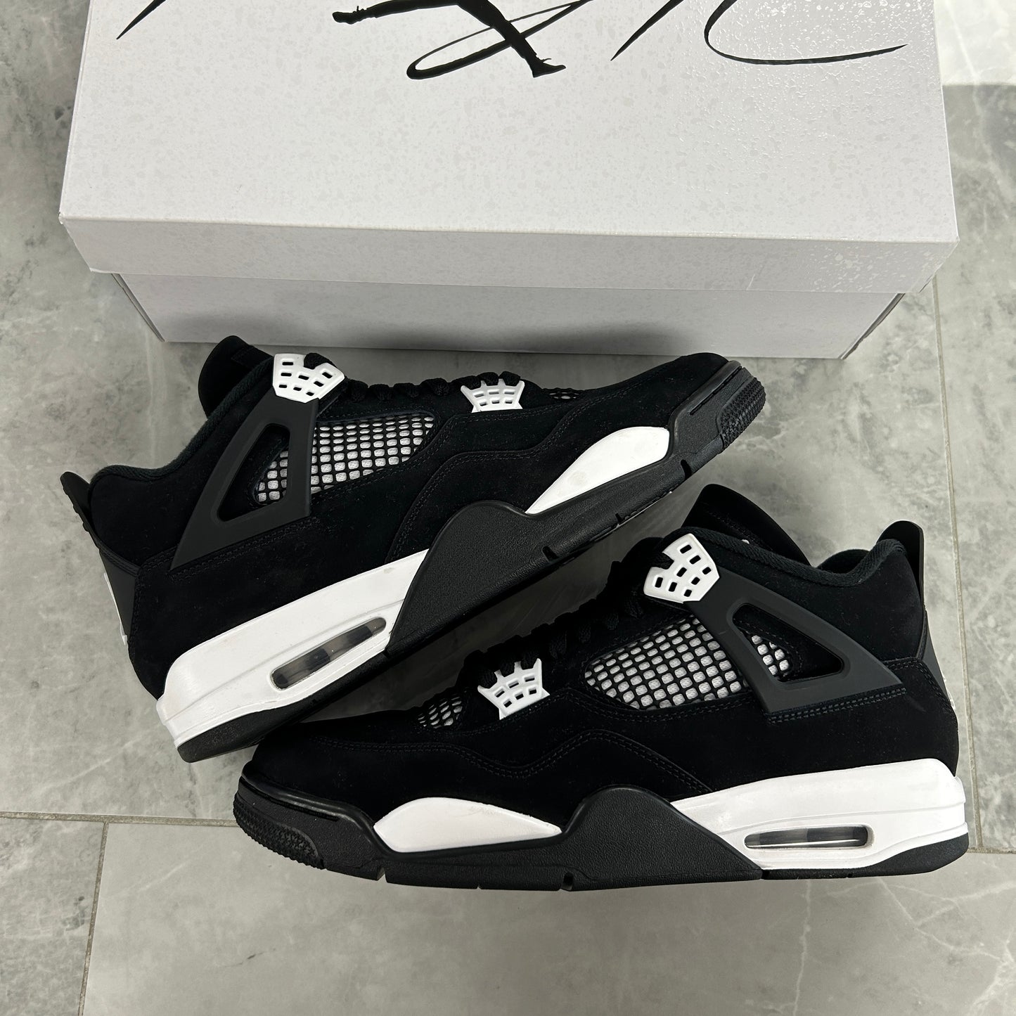 Jordan 4 Retro White Thunder (Used)