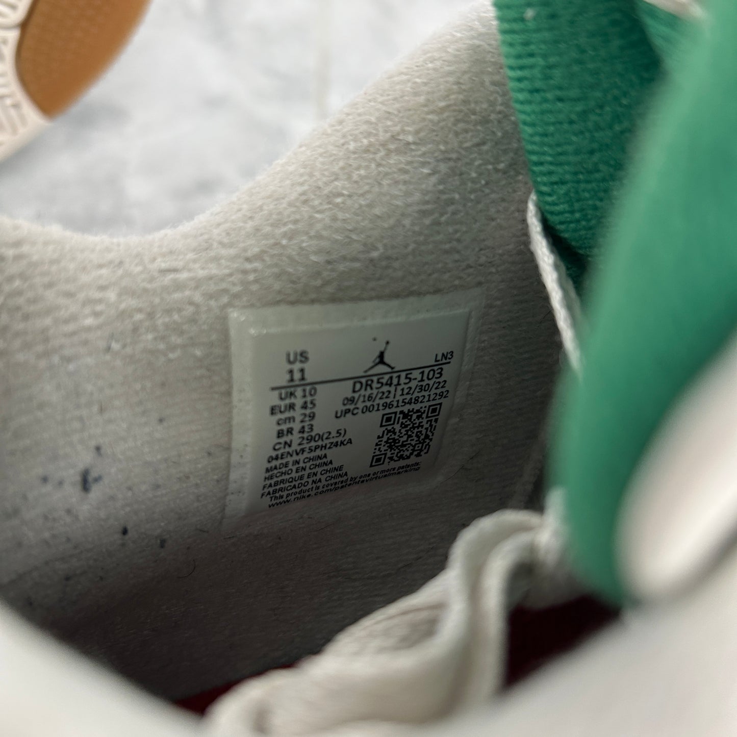 Air Jordan 4 Retro SB Pine Green (USED NO BOX)