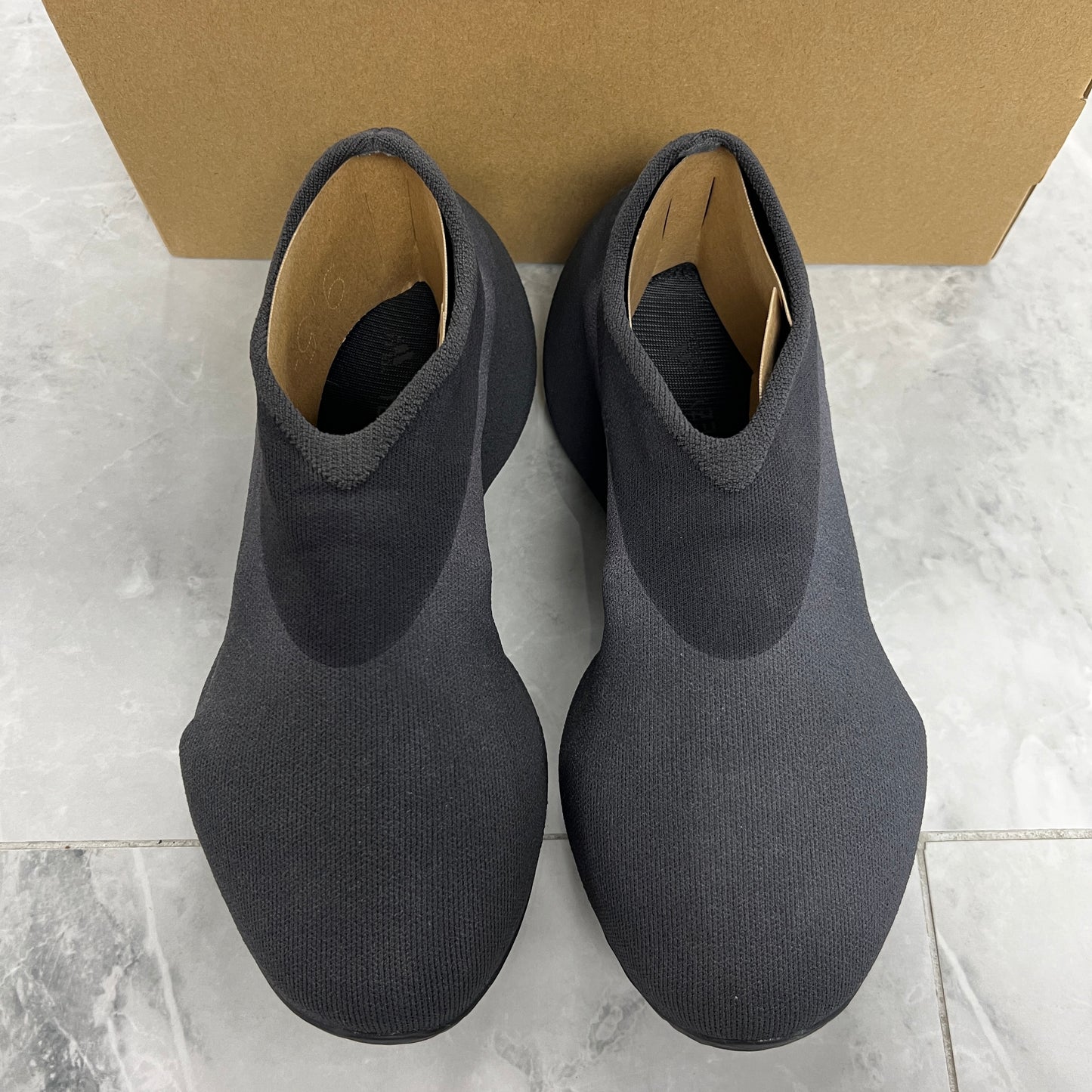 Adidas Yeezy Knit RNR Fade Onyx (Used)