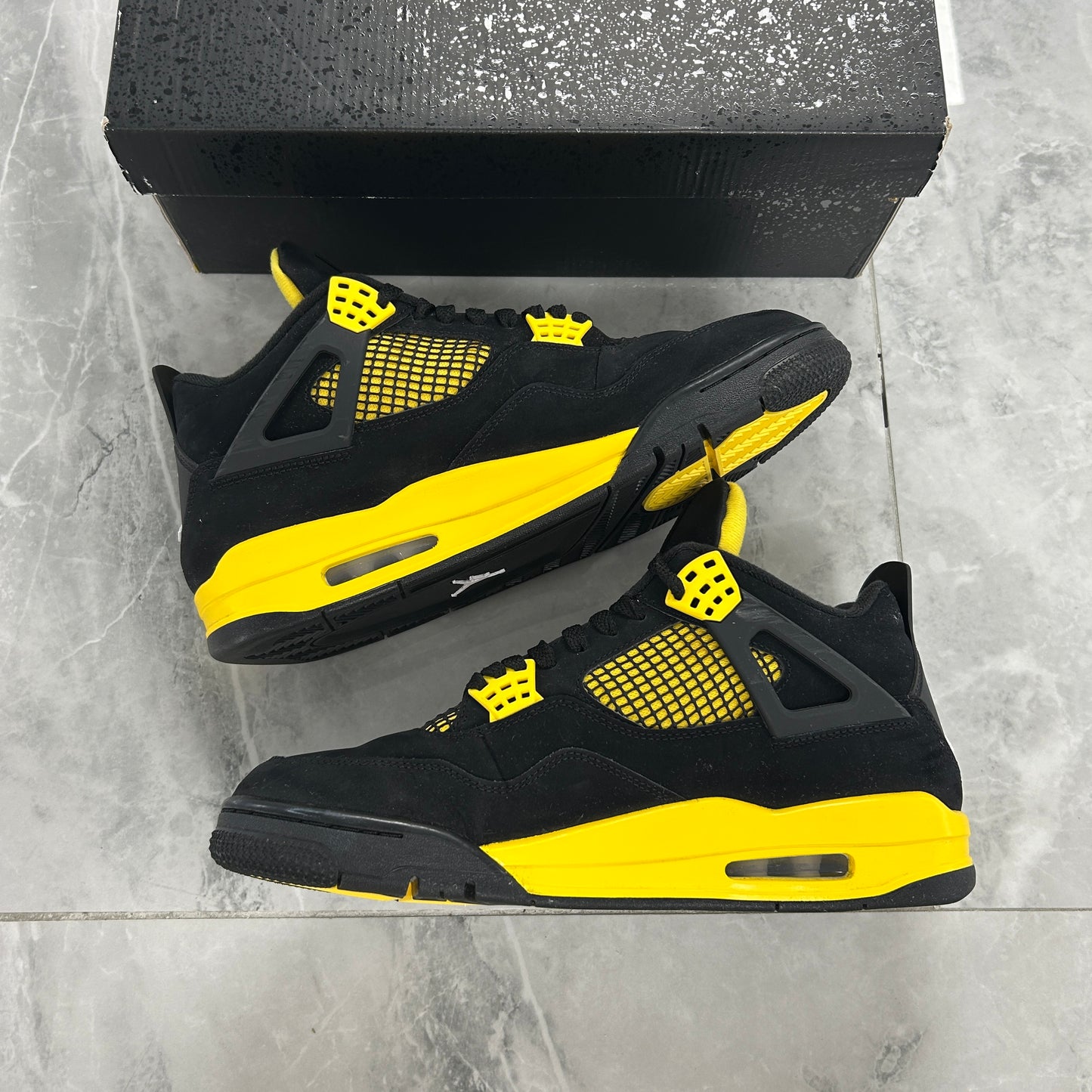 Air Jordan 4 Retro 'Thunder' 2023 (USED)