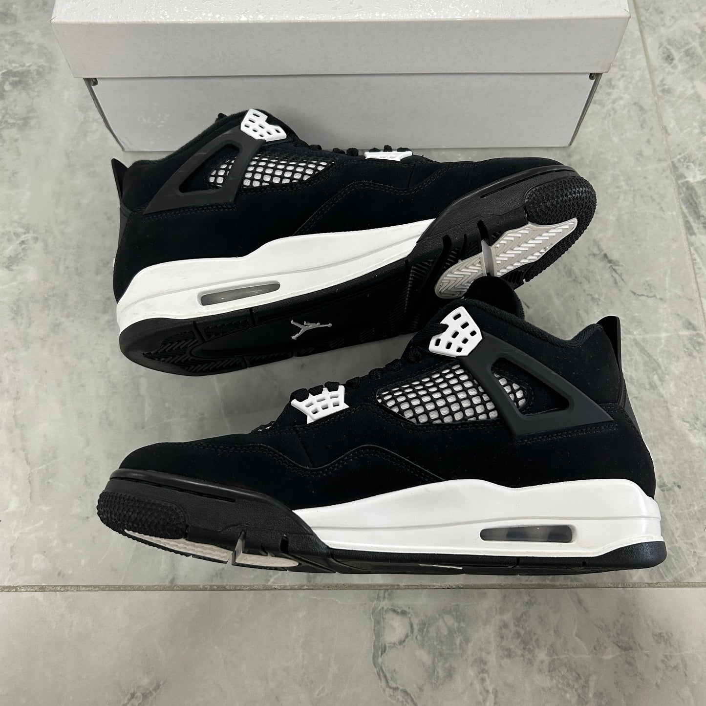 Jordan 4 Retro White Thunder (Used)