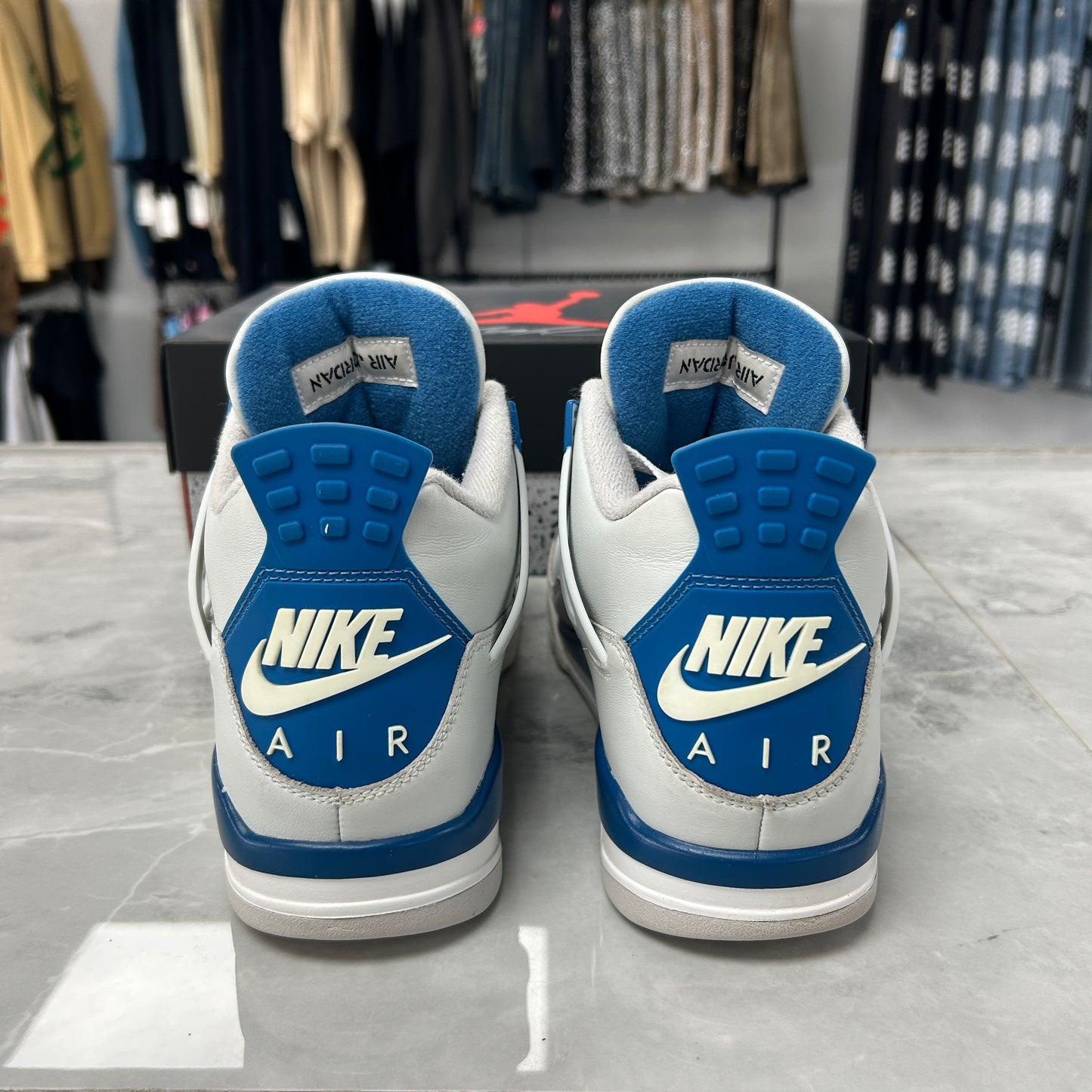 Air Jordan 4 Retro Military Blue
2024 (USED)