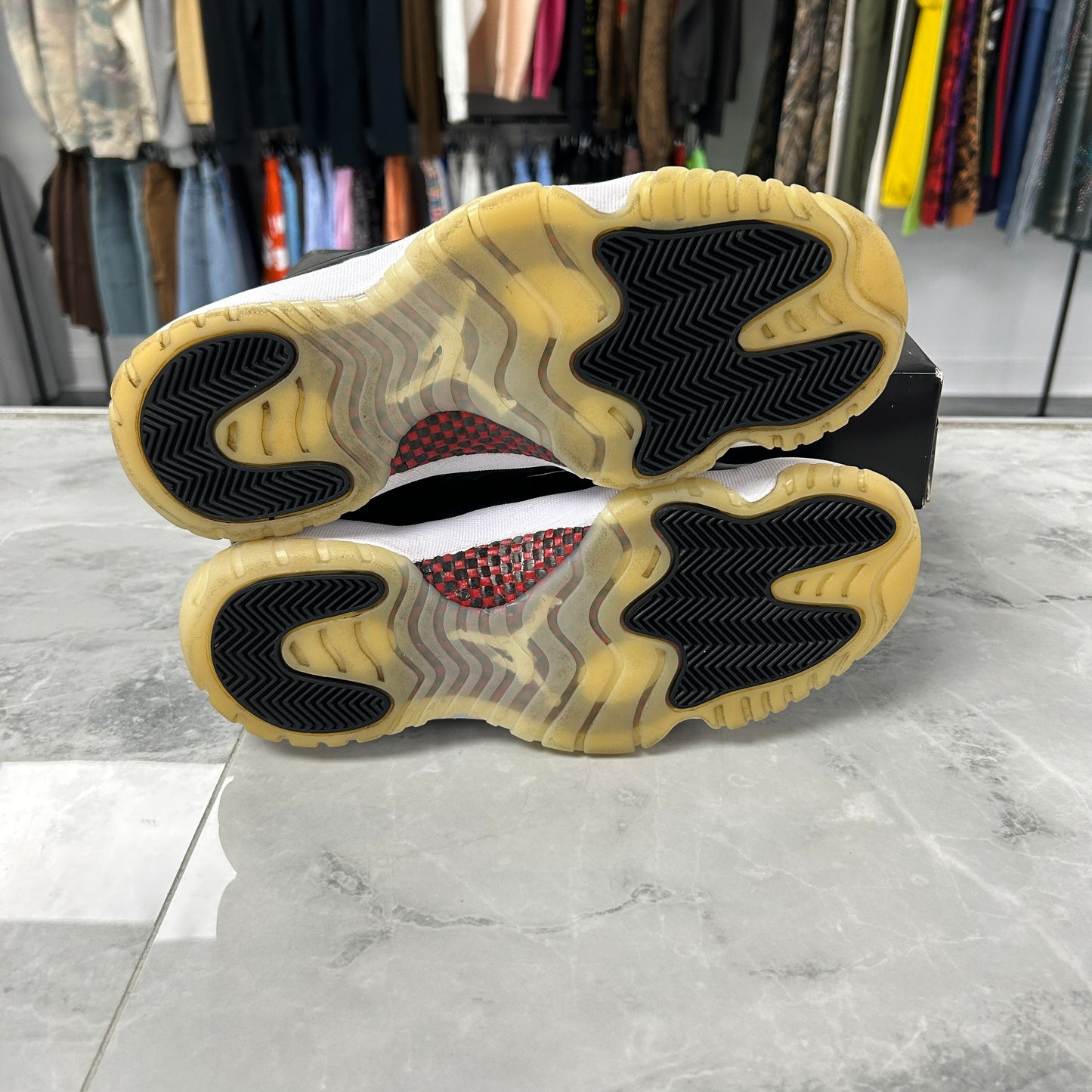 Jordan 11 Retro Low 72-10 (USED)