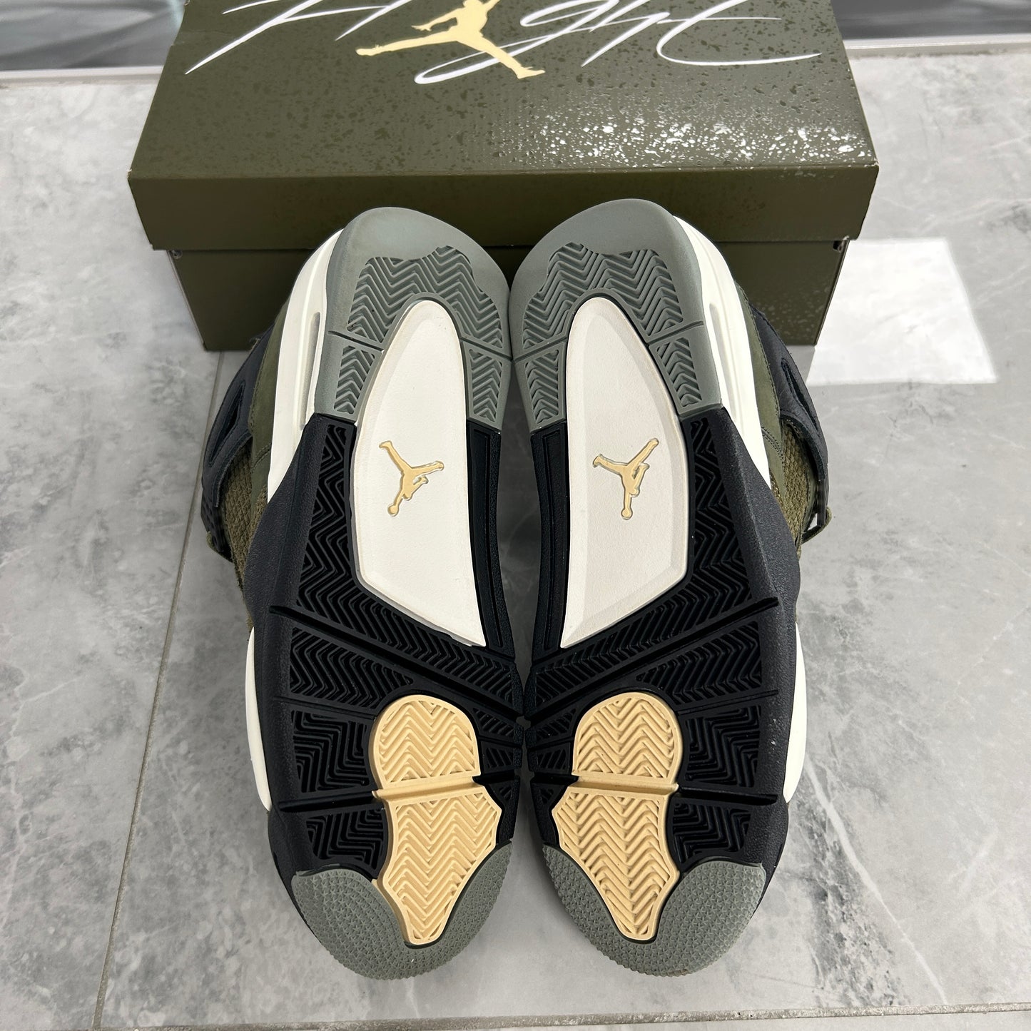 Air Jordan 4 Retro SE Craft Olive (USED)
