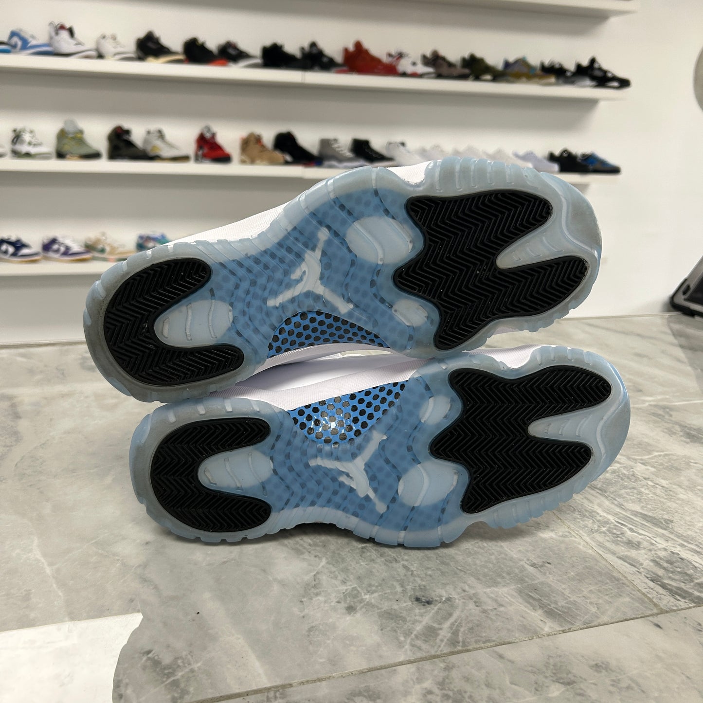 Jordan 11 Retro Legend Blue (2024)(USED)