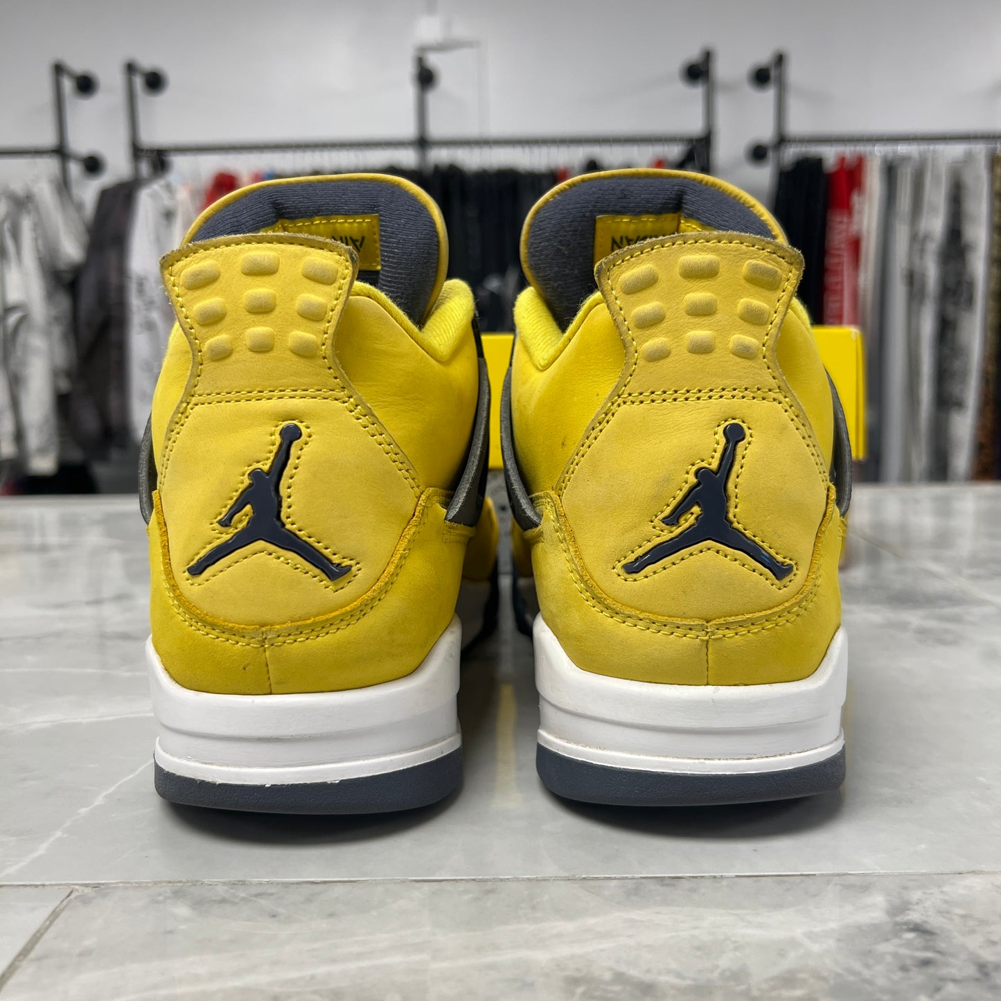 Jordan 4 Retro Lightning (2021)(USED)