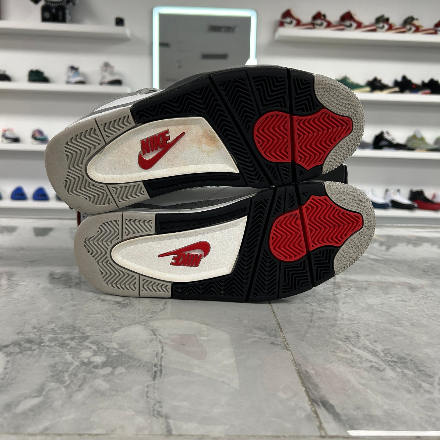 Jordan 4 Retro White Cement (2025) (USED)