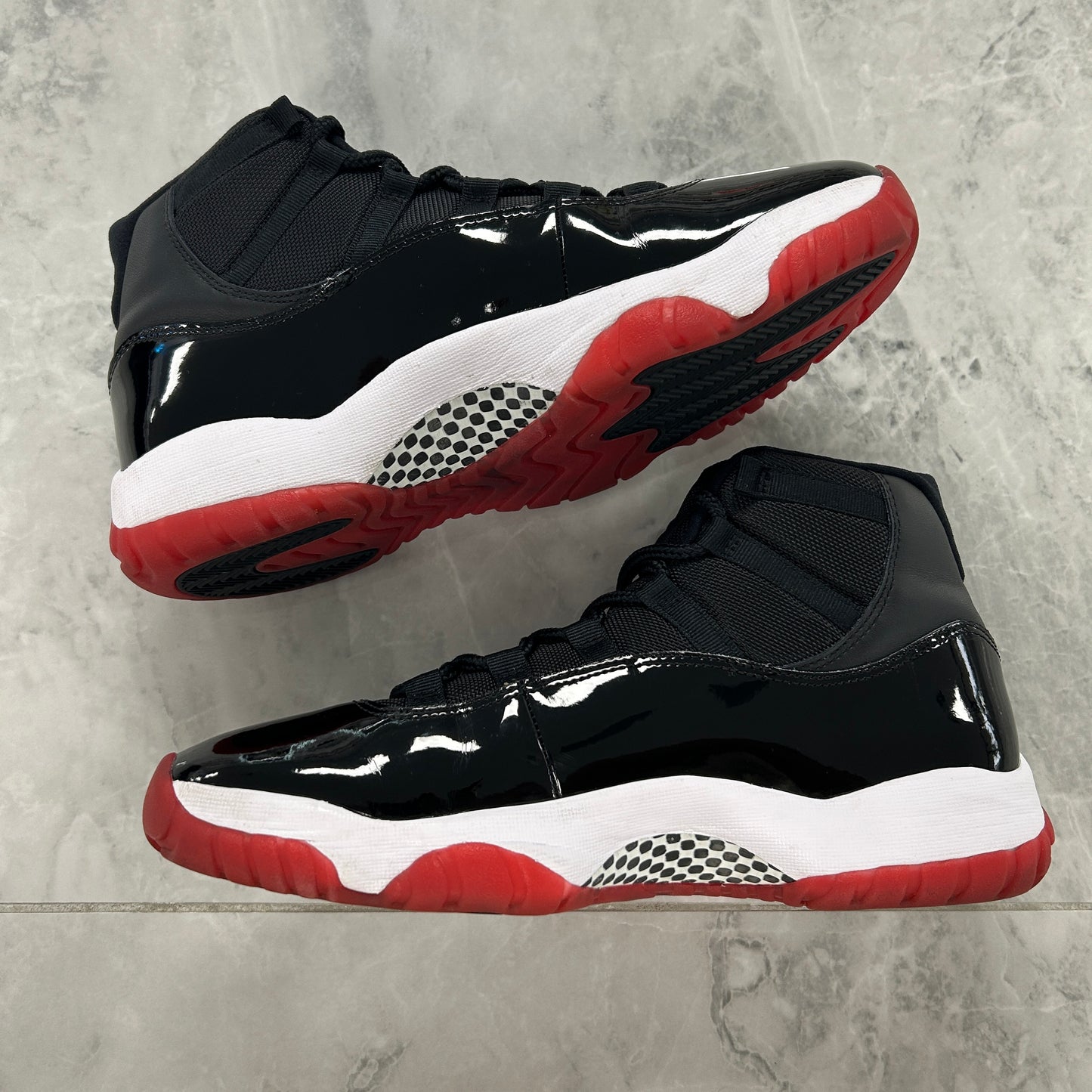 Air Jordan 11 Retro Bred 2019 (USED NO BOX)