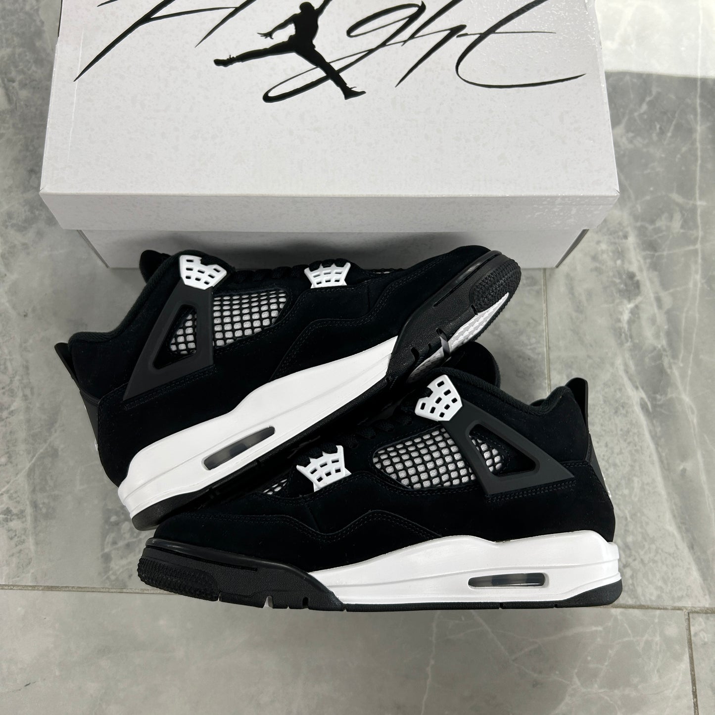 Jordan 4 Retro White Thunder (Used)
