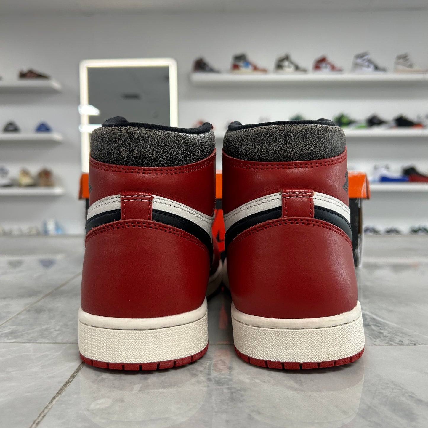 Air Jordan 1 Retro High OG Chicago Lost & Found (USED)