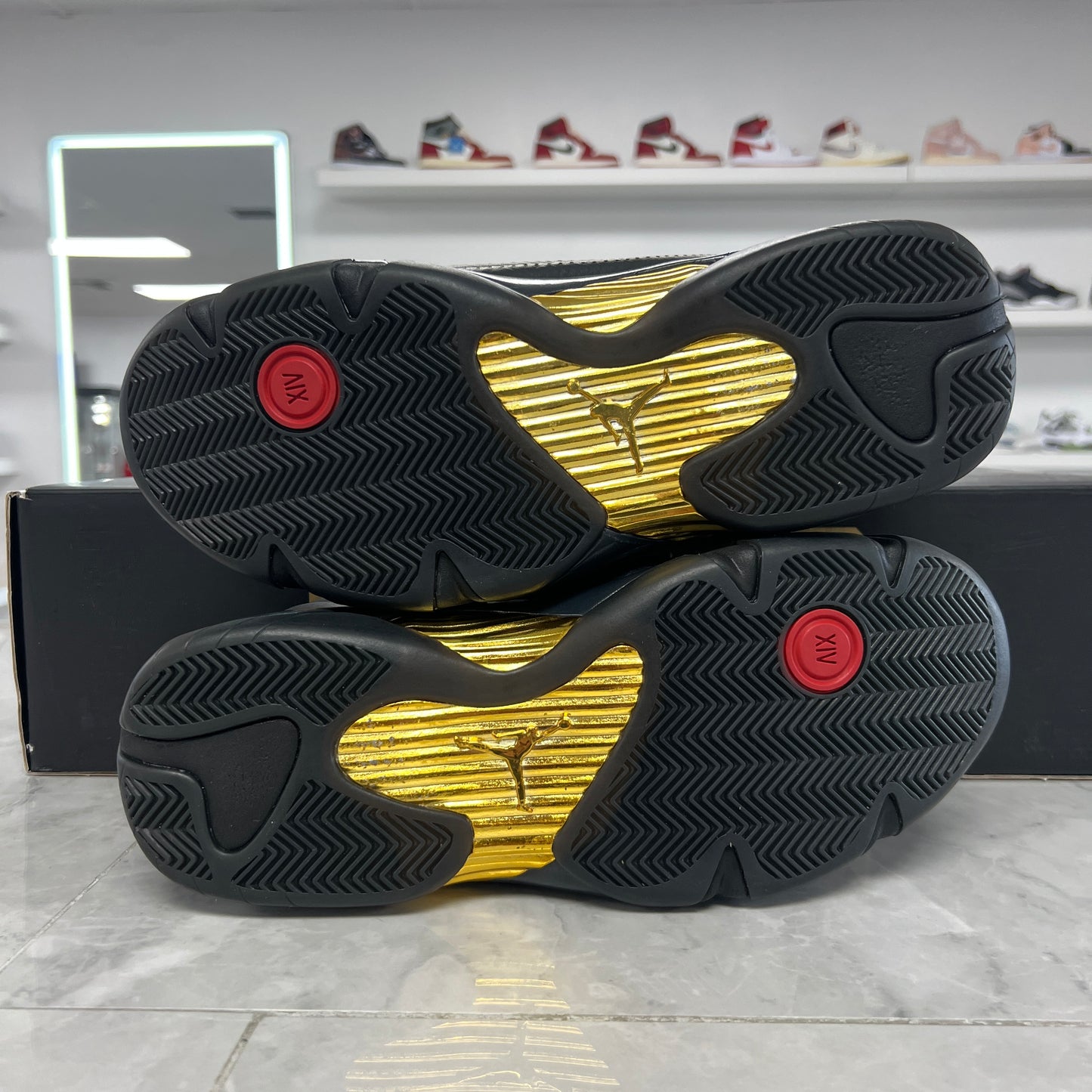 Jordan Defining Moments Pack Last Shot 13/14 (USED)
