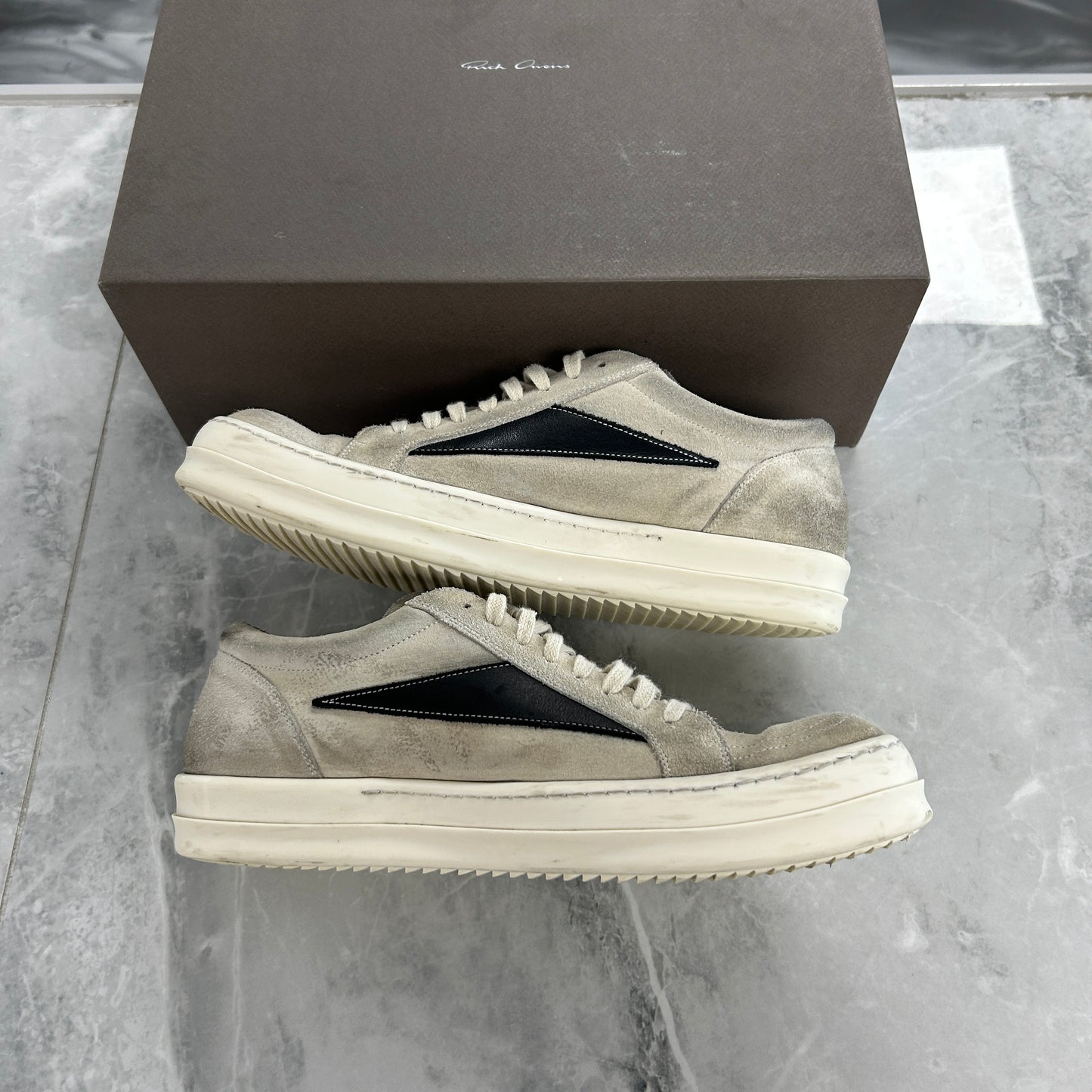 Rick Owens Luxor Vintage Low Milk
Black (Used)