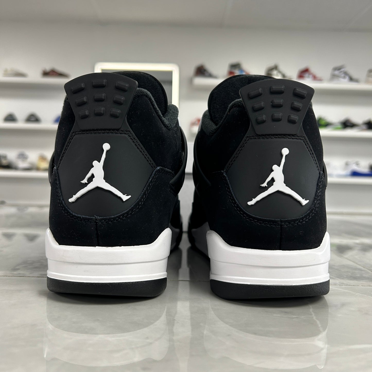 Jordan 4 Retro White Thunder (Used)