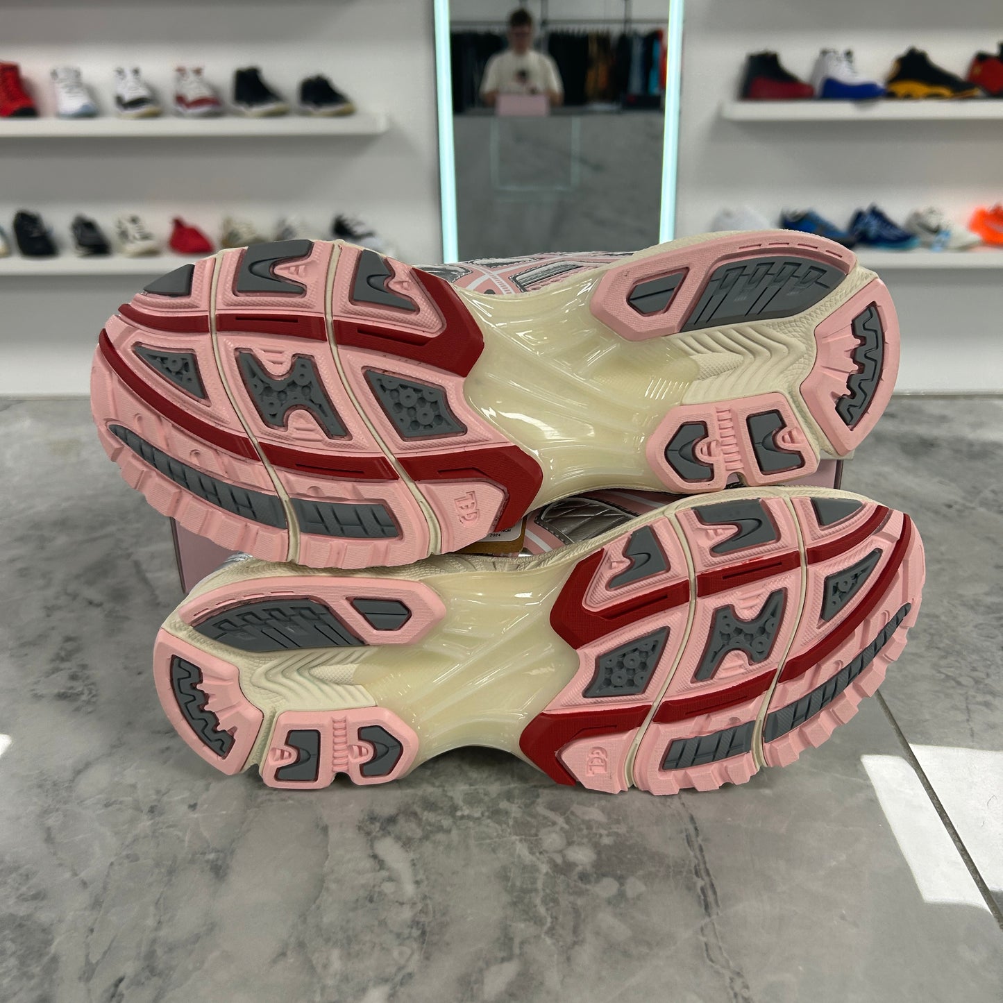 ASICS Gel-Nimbus 10.1 Vandy The Pink x atmos Banana Split Strawberry (Used)