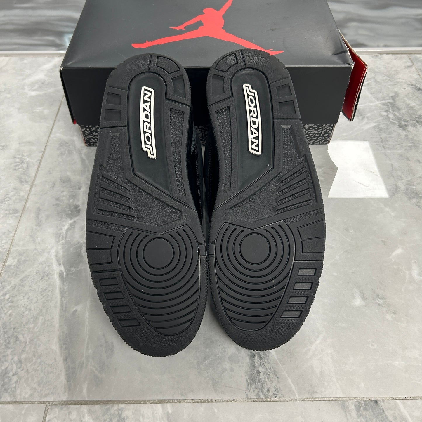 Air Jordan 3 Retro Black Cat 2025 (USED)