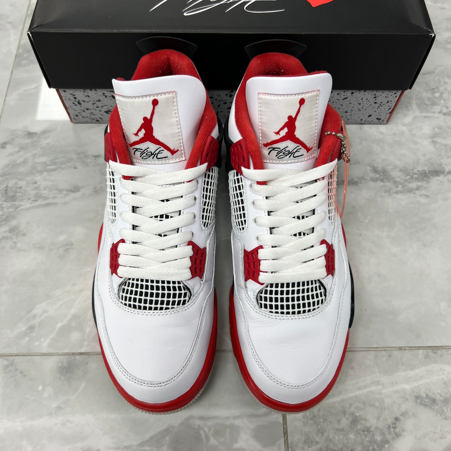 Air Jordan 4 Retro OG Fire Red
2020 (USED)