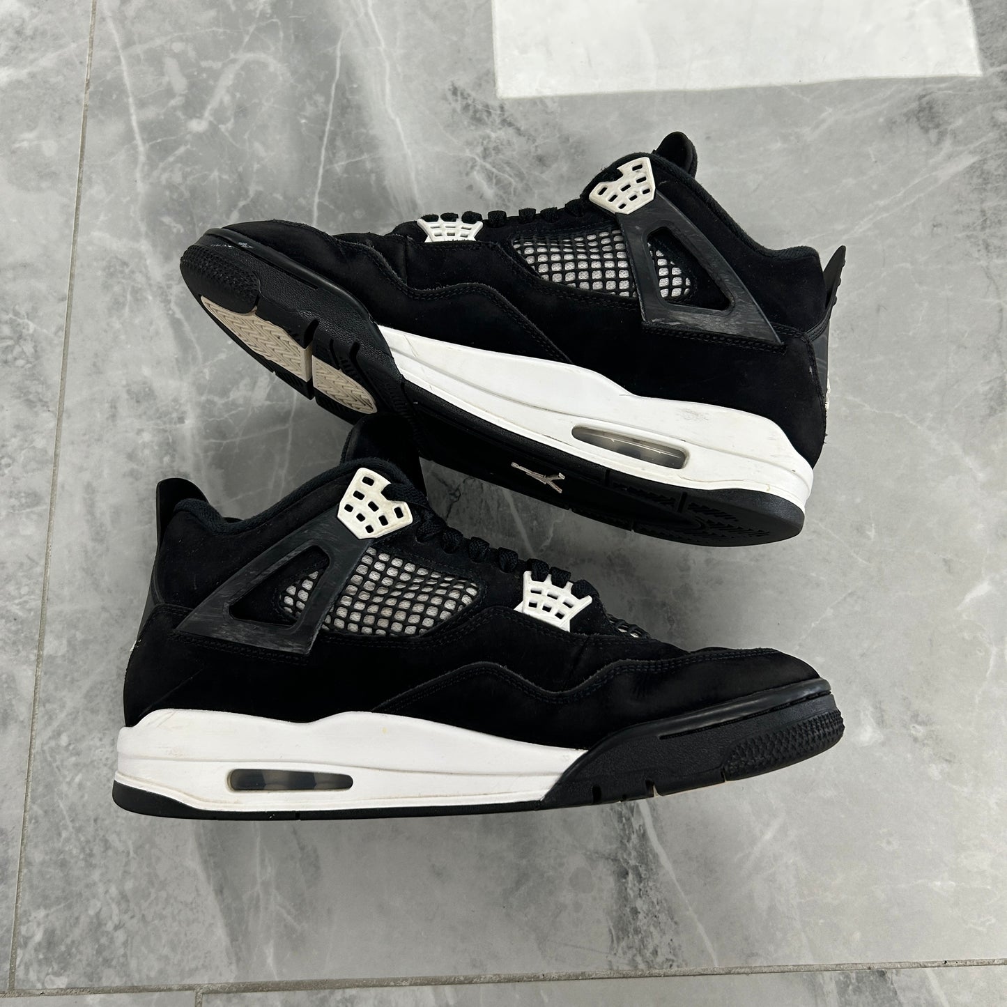 Air Jordan 4 Retro 'White Thunder' (USED NO BOX)