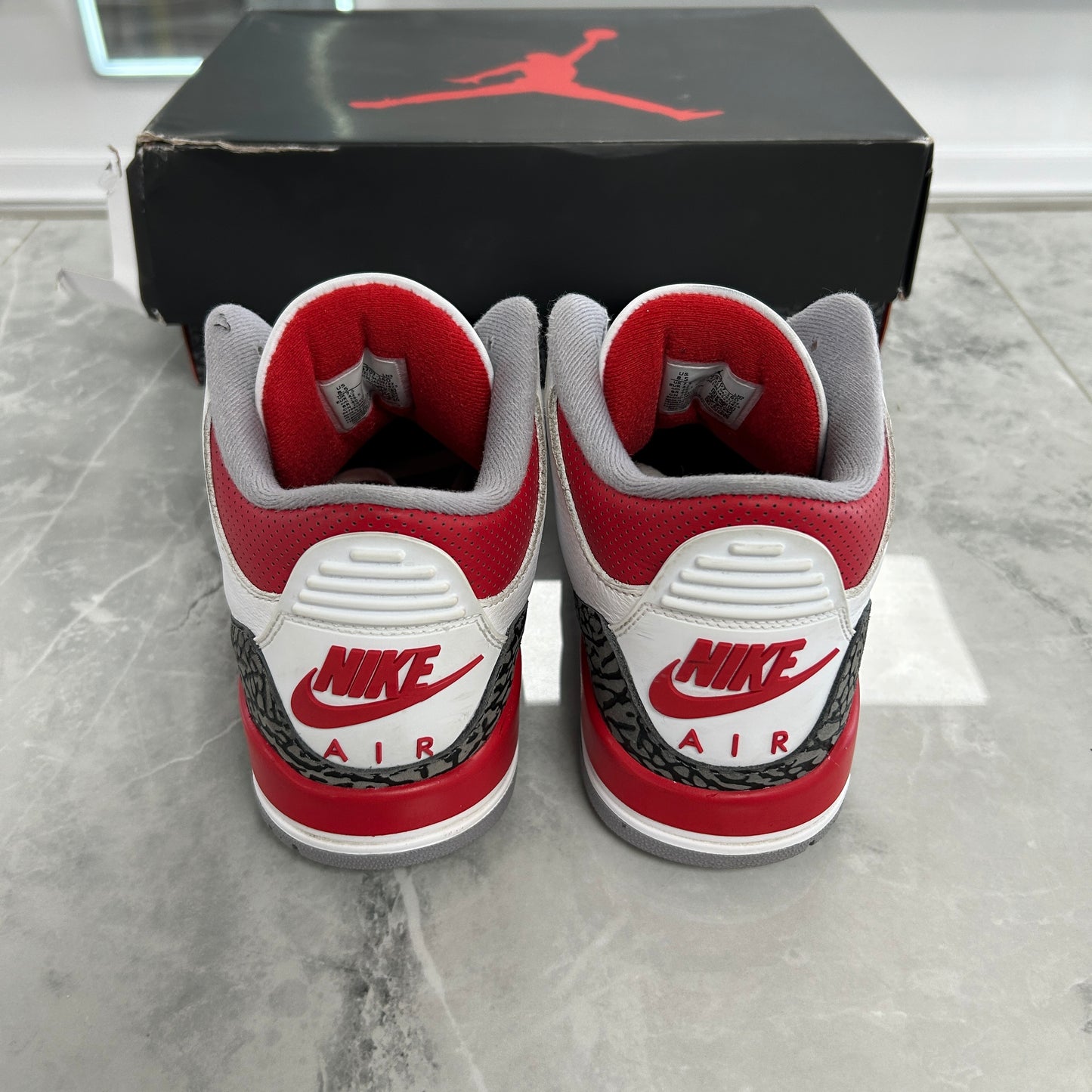 Air Jordan 3 Retro Fire Red 2022 (USED)
