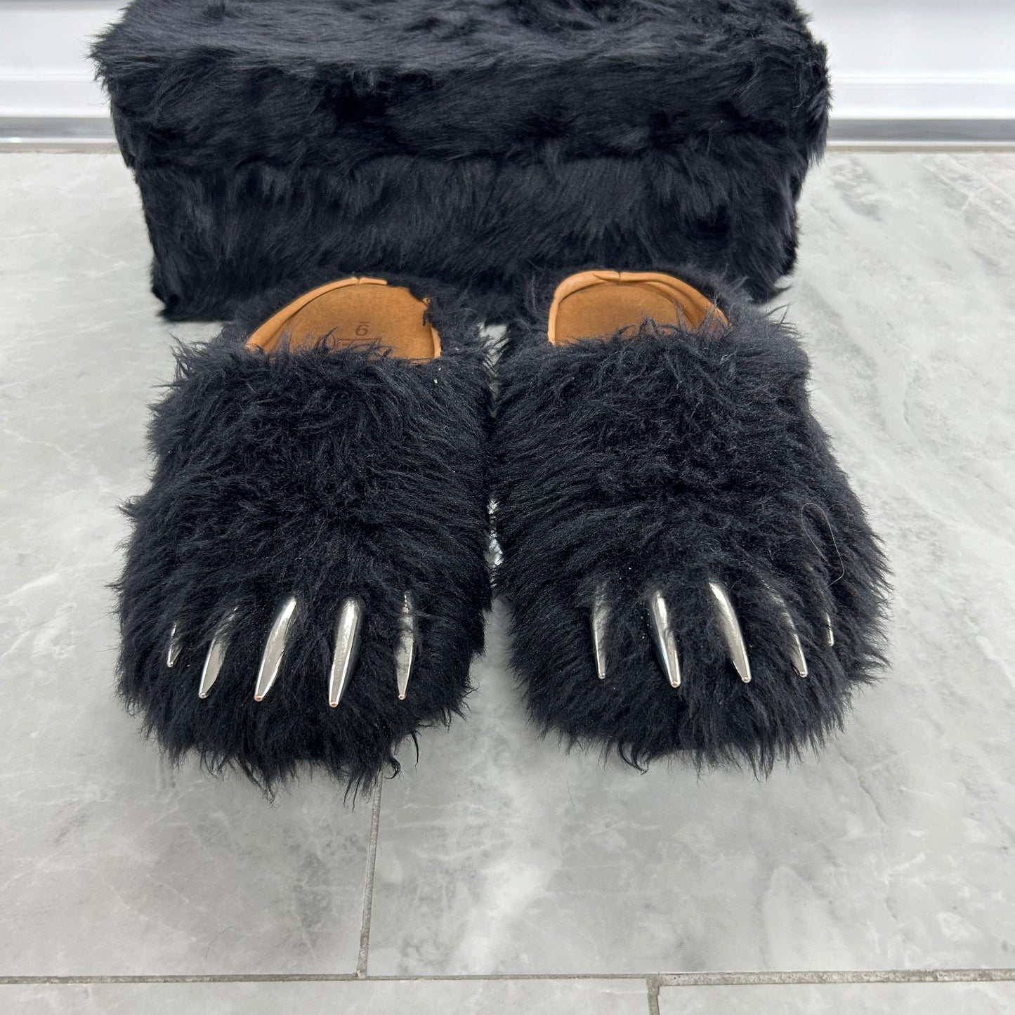 Bravest Studios Bear Claw Mule Black (USED)
