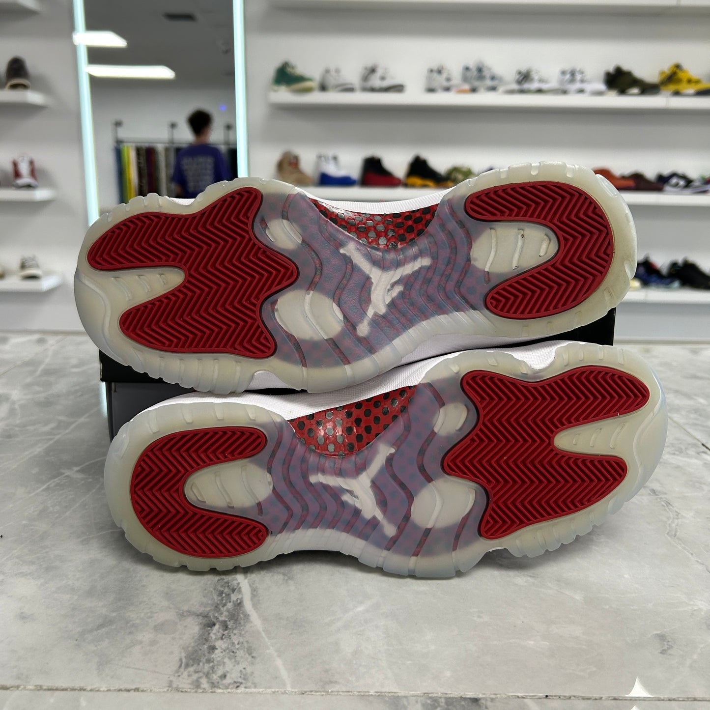 Air Jordan 11 Retro Cherry (USED)