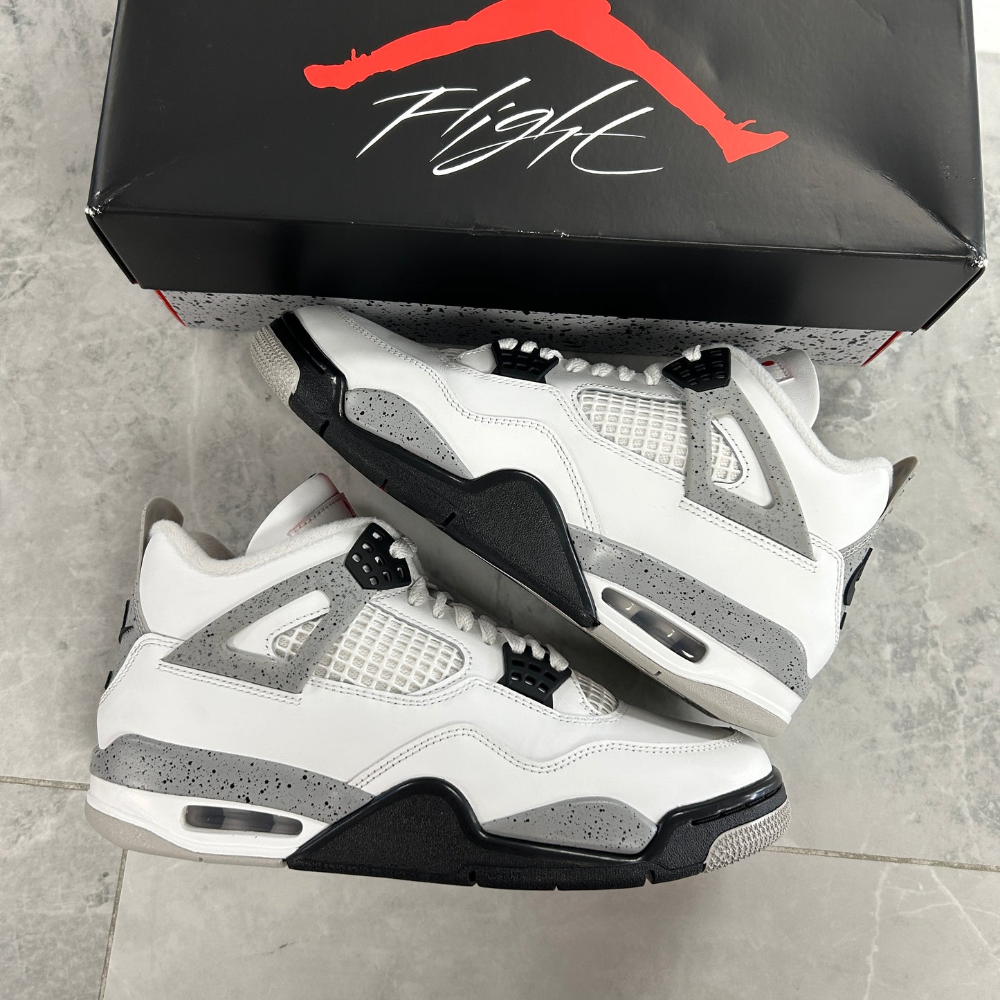 Air Jordan 4 Retro OG White
Cement 2025 (USED)