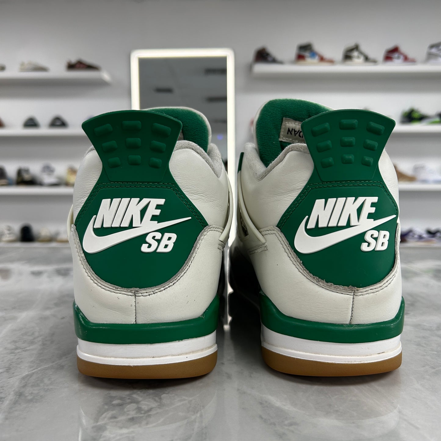 Air Jordan 4 Retro SB Pine Green (USED NO BOX)