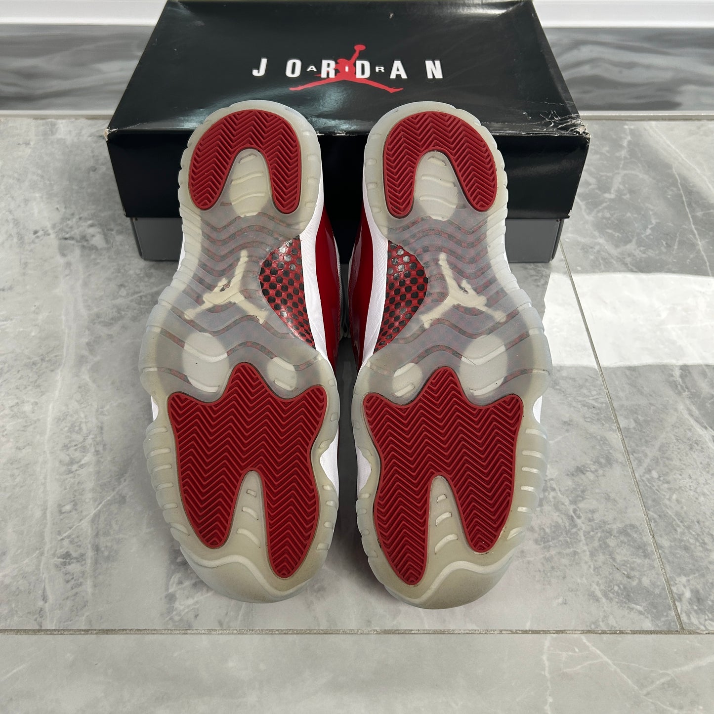 Jordan 11 Retro Cherry (USED)