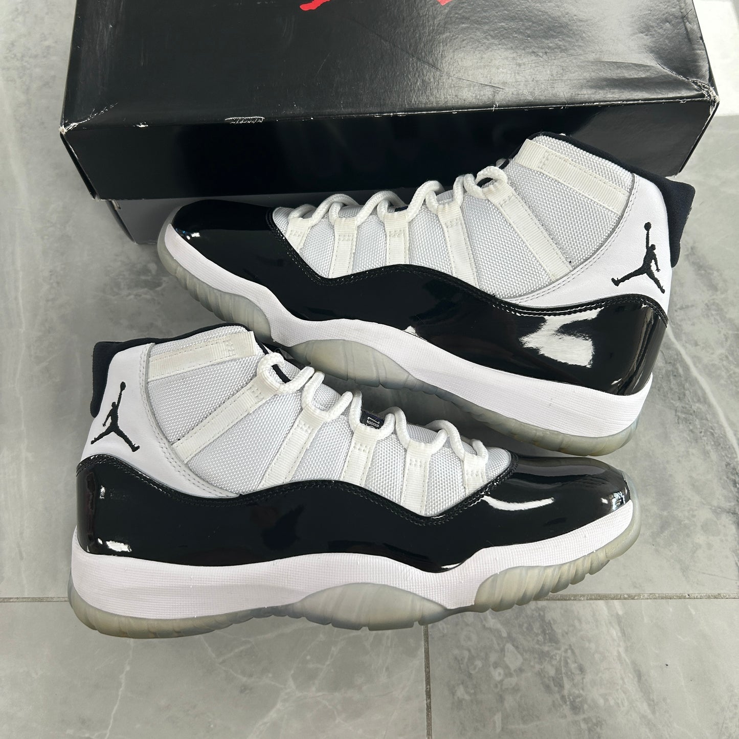 Jordan 11 Retro Concord (2018)(USED)