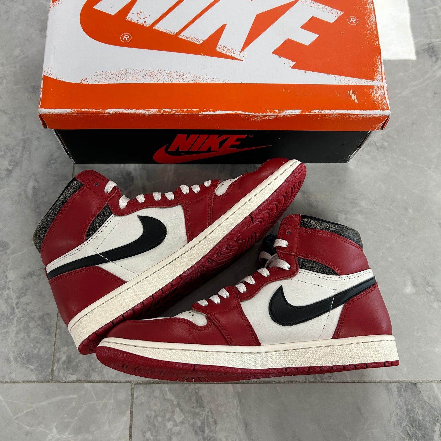Air Jordan 1 Retro High OG Chicago Lost & Found (USED)