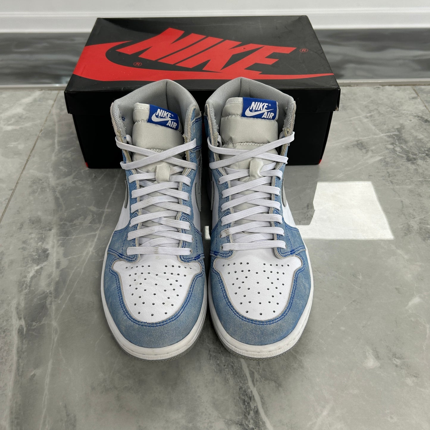 Air Jordan 1 Retro High OG Hyper Royal (USED)