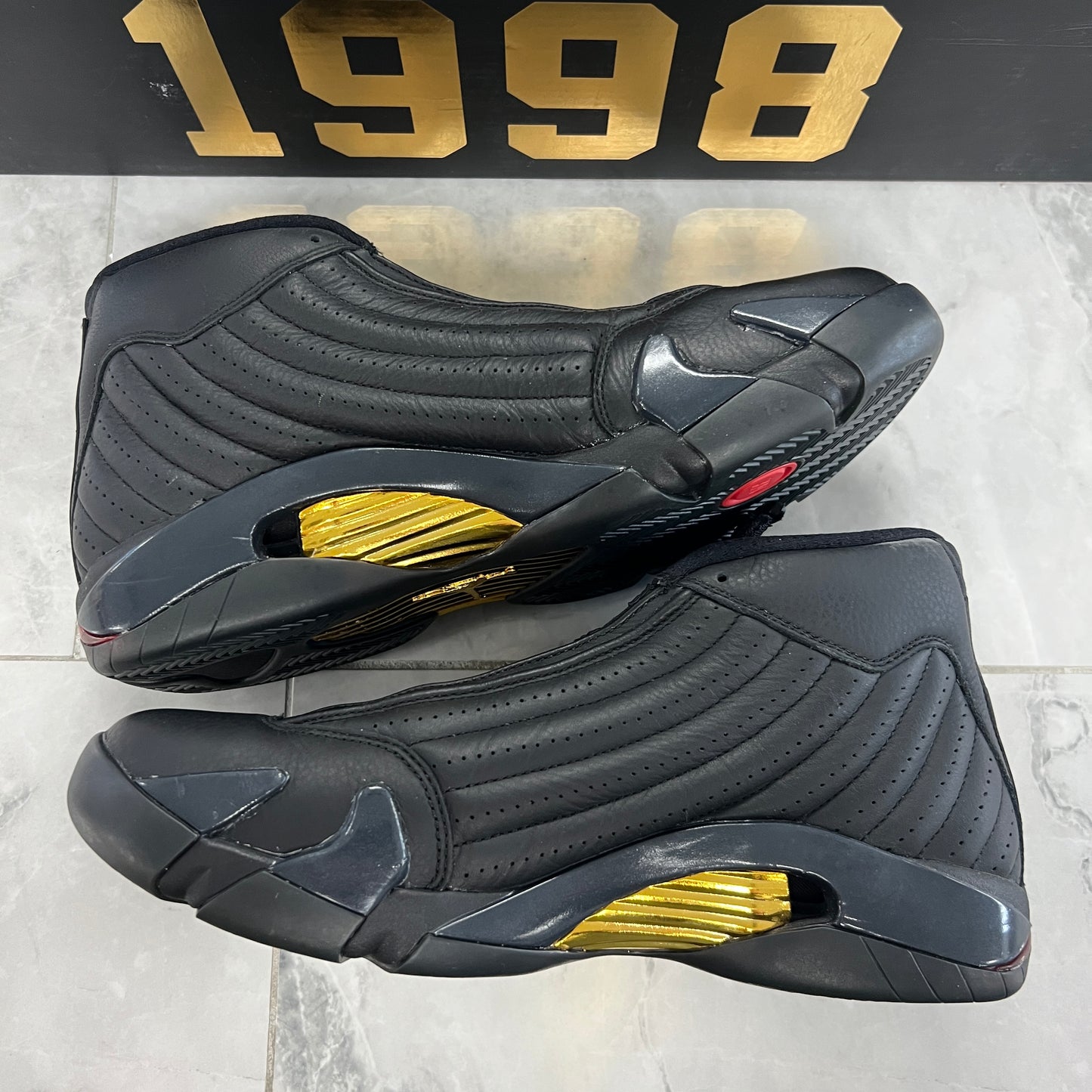 Jordan Defining Moments Pack Last Shot 13/14 (USED)