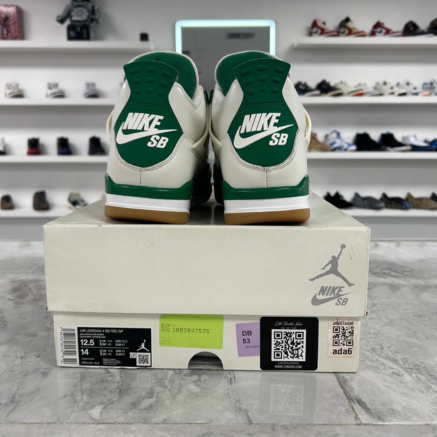 Jordan 4 Retro SB Pine Green (USED)