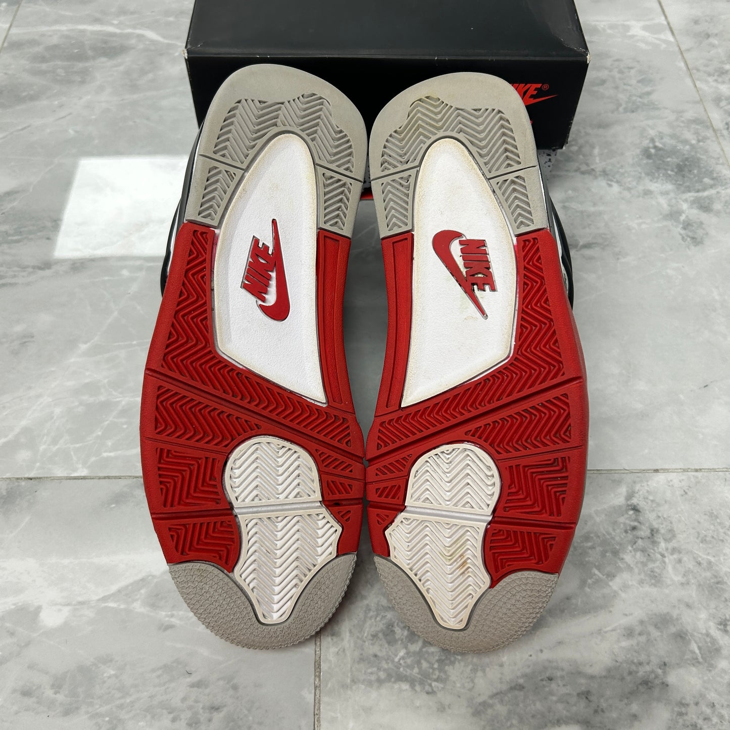 Jordan 4 Retro OG Fire Red (2020) (USED)