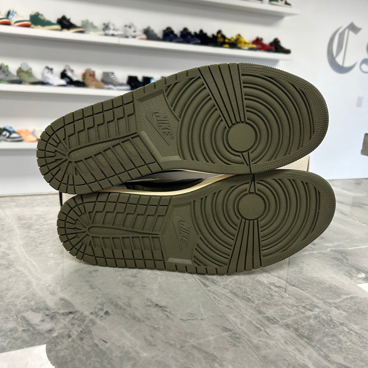 Jordan 1 Retro Low OG SP Travis Scott Medium Olive (USED)