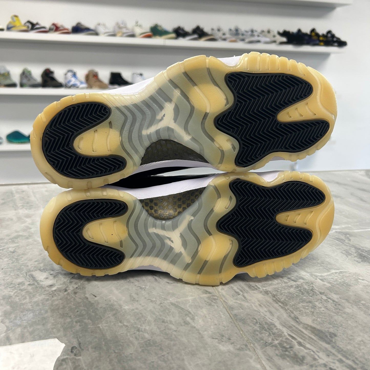Jordan 11 Retro DMP Gratitude (2023)(USED)