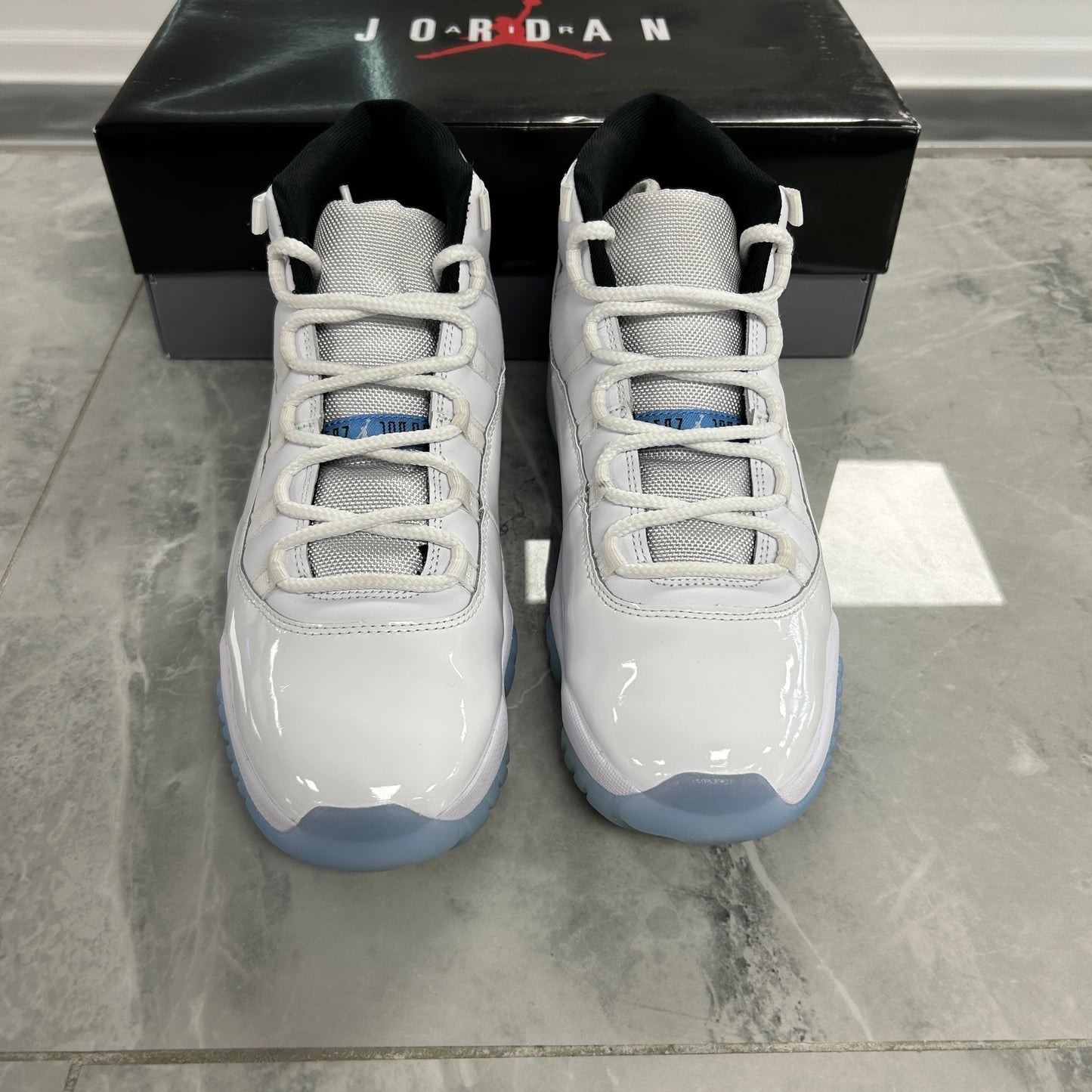 Air Jordan 11 Retro Legend Blue 2024 (USED)